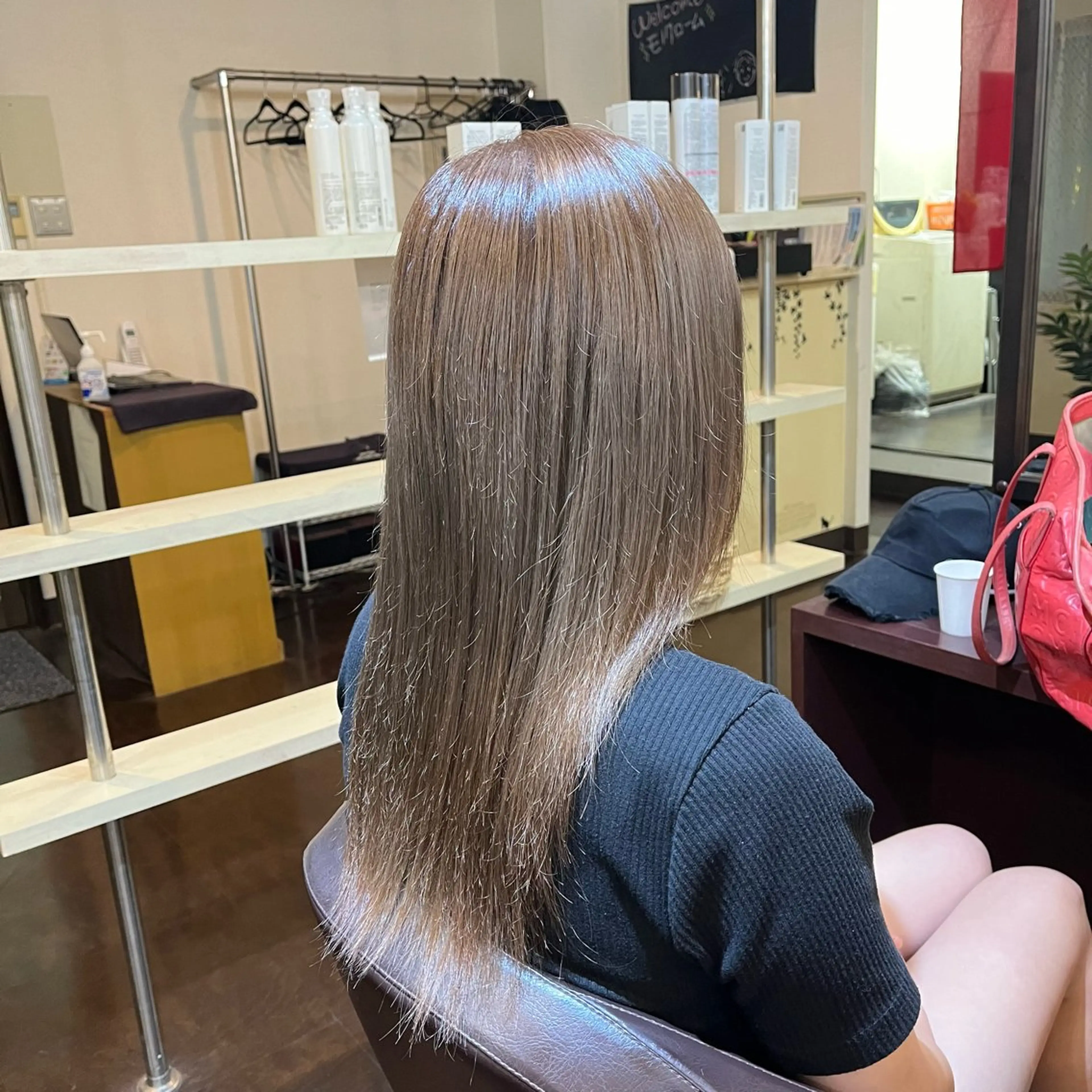 セミロング カラー アッシュ アッシュブラウン ブリーチ ブラウンカラー ブリーチなしカラー ヘアカラー トリートメント Voyage  Nike所属・編み込みエクステ/ ハイトーン りょすけのヘアスタイル