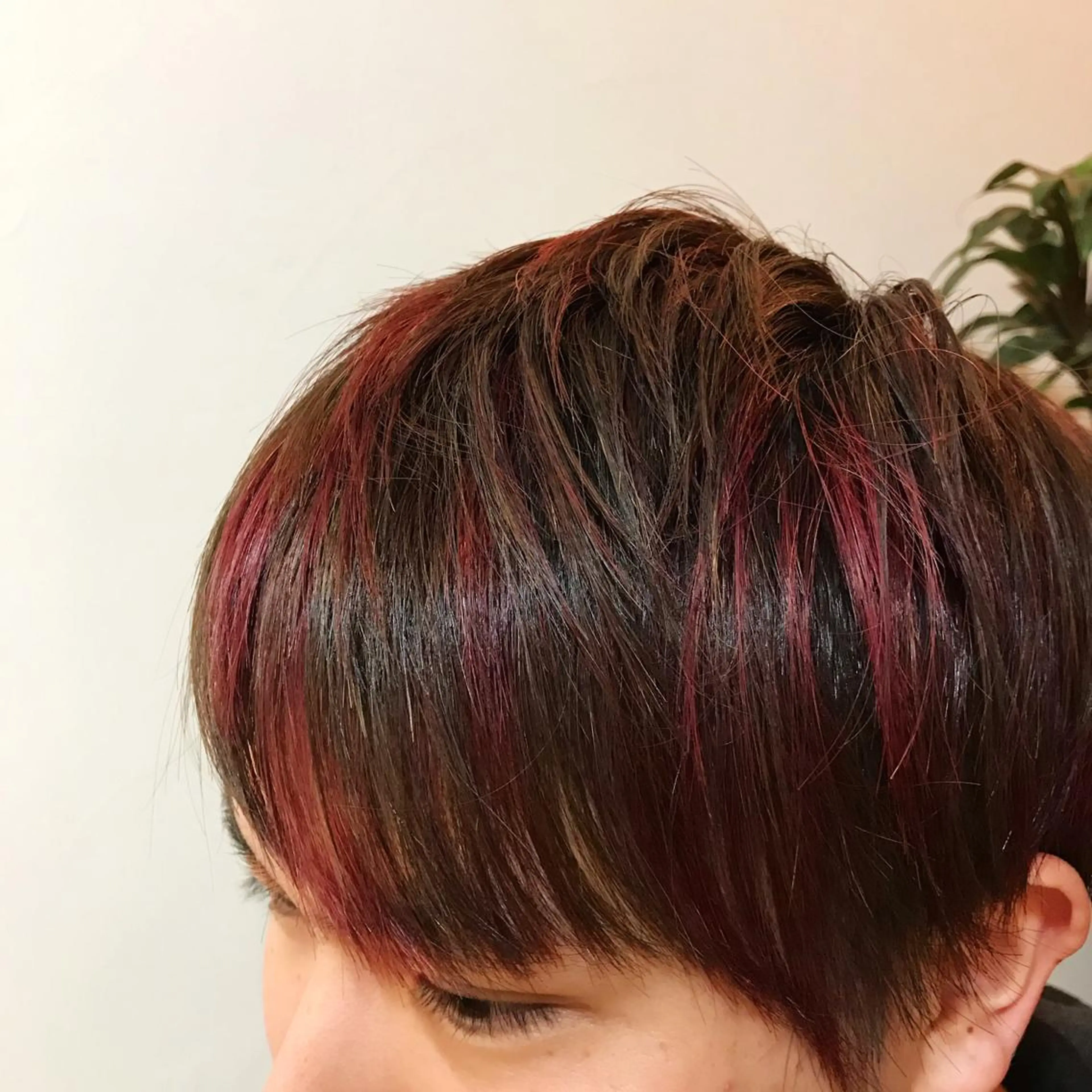 ショート カラー メンズ メンズメッシュ メッシュ レッドカラー OneWORLD所属・福井 稜平のヘアスタイル