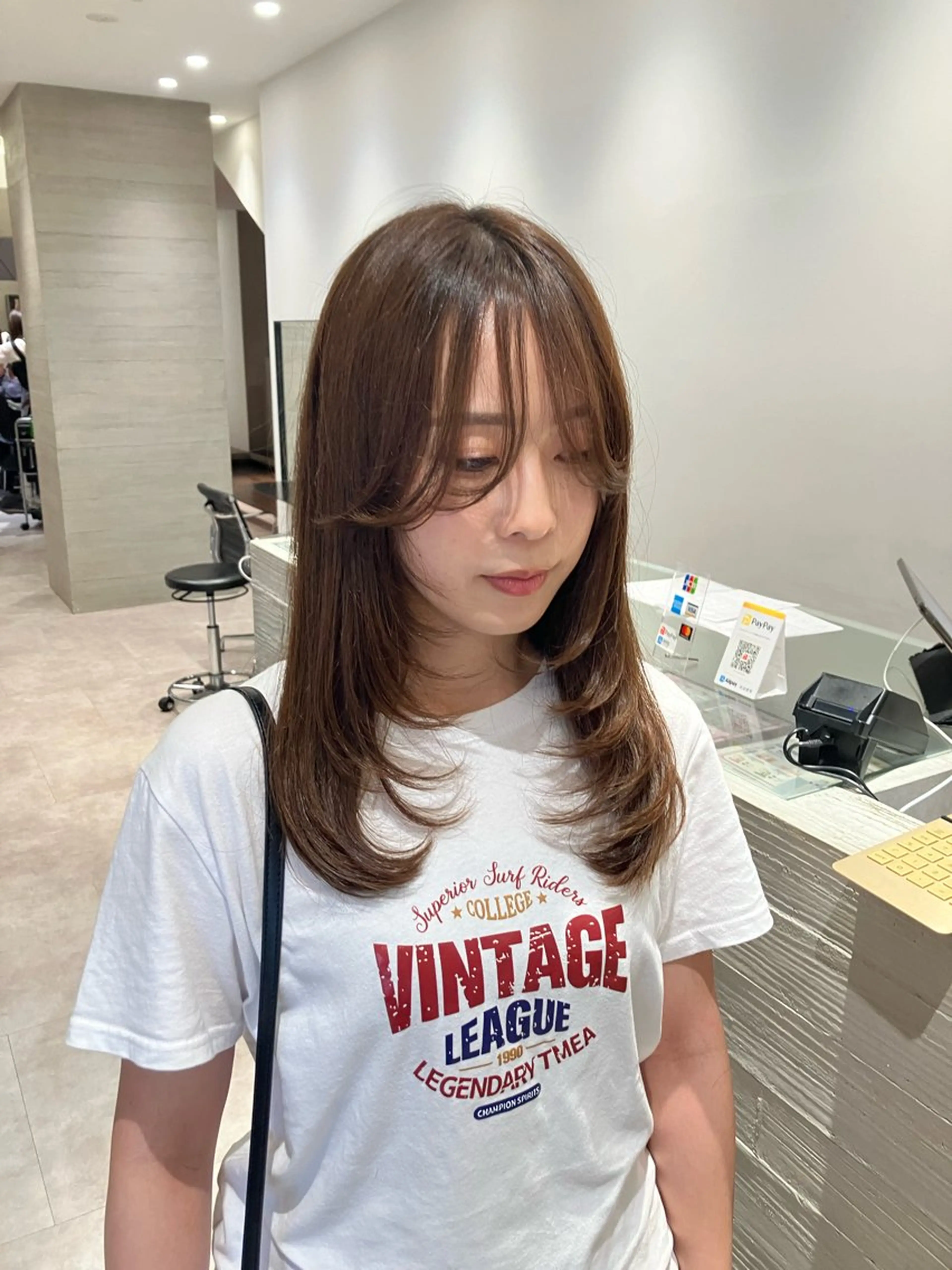 ロング 顔まわりレイヤー 韓国風ヘア レイヤーカット サイドバング サキ🤍ハイトーン 🩰くびれ巻きヘアのヘアスタイル