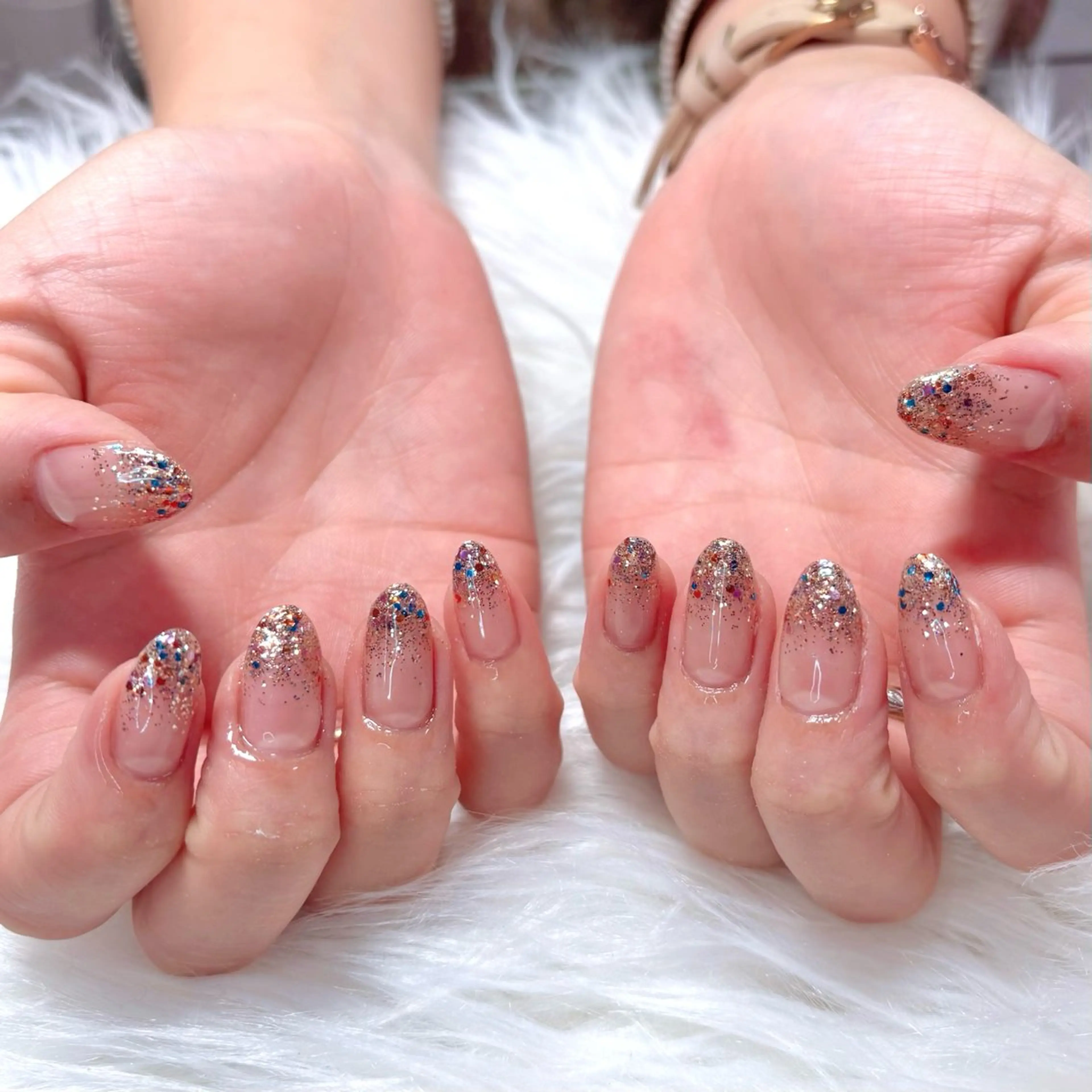 ネイル ジェルネイル グラデーション キラキラネイル ラメ(グリッター) ラメグラデーション ハンドネイル Noix nailのネイルデザイン