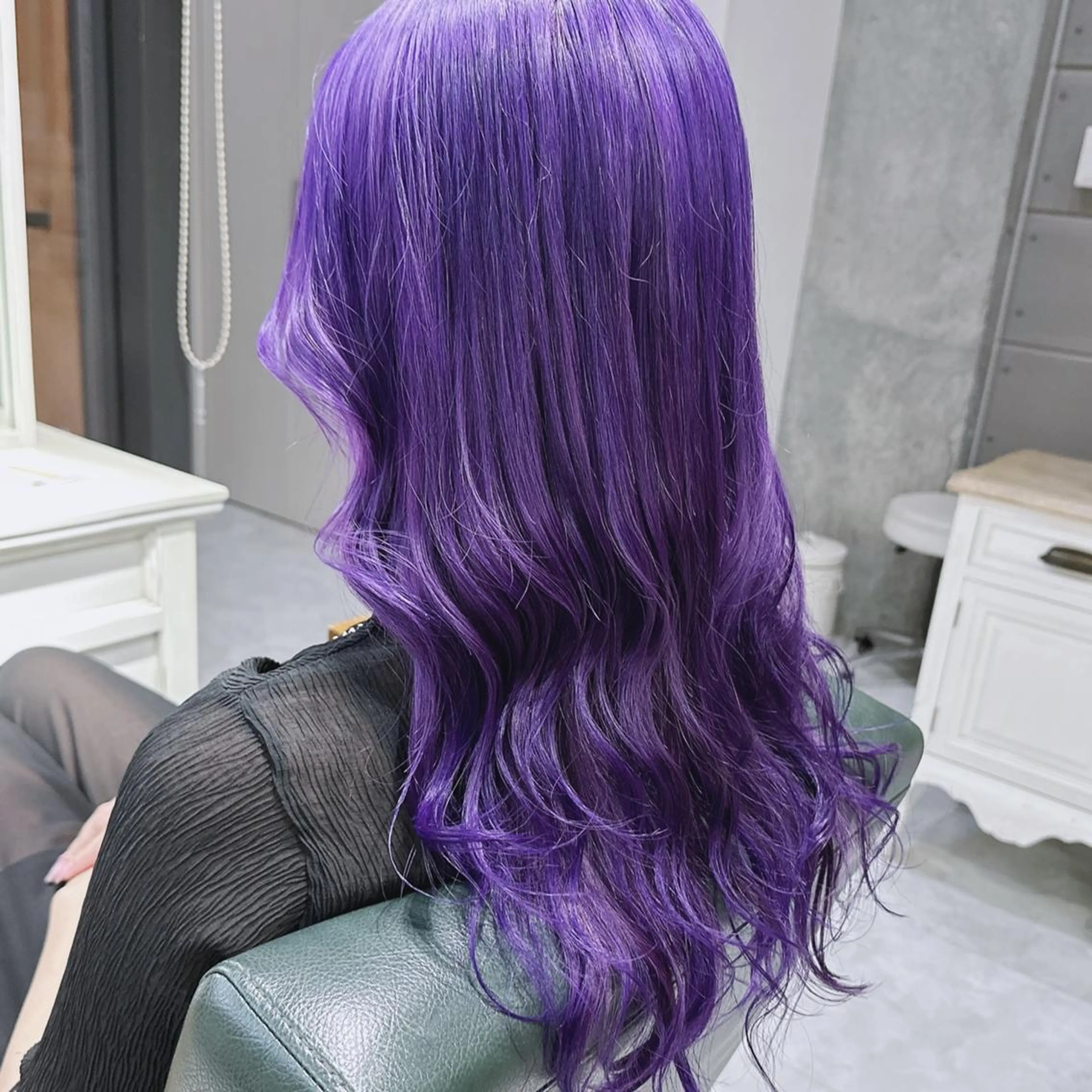 ロング カラー ブリーチ デザインカラー ハイトーンカラー パープルカラー ヘアカラー トリートメント Days 透明感カラーのヘアスタイル