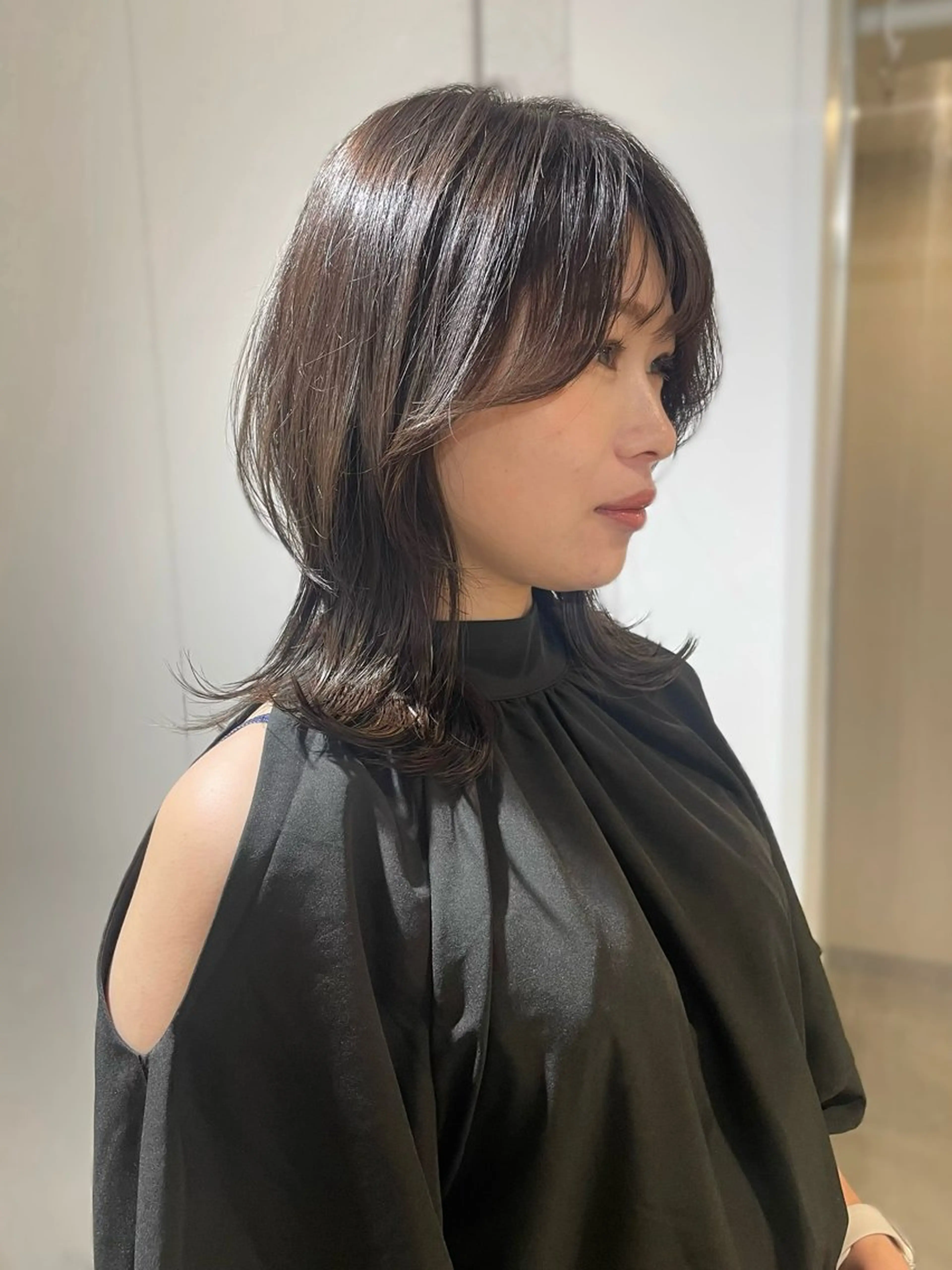 ミディアム SAKI 新宿のヘアスタイル