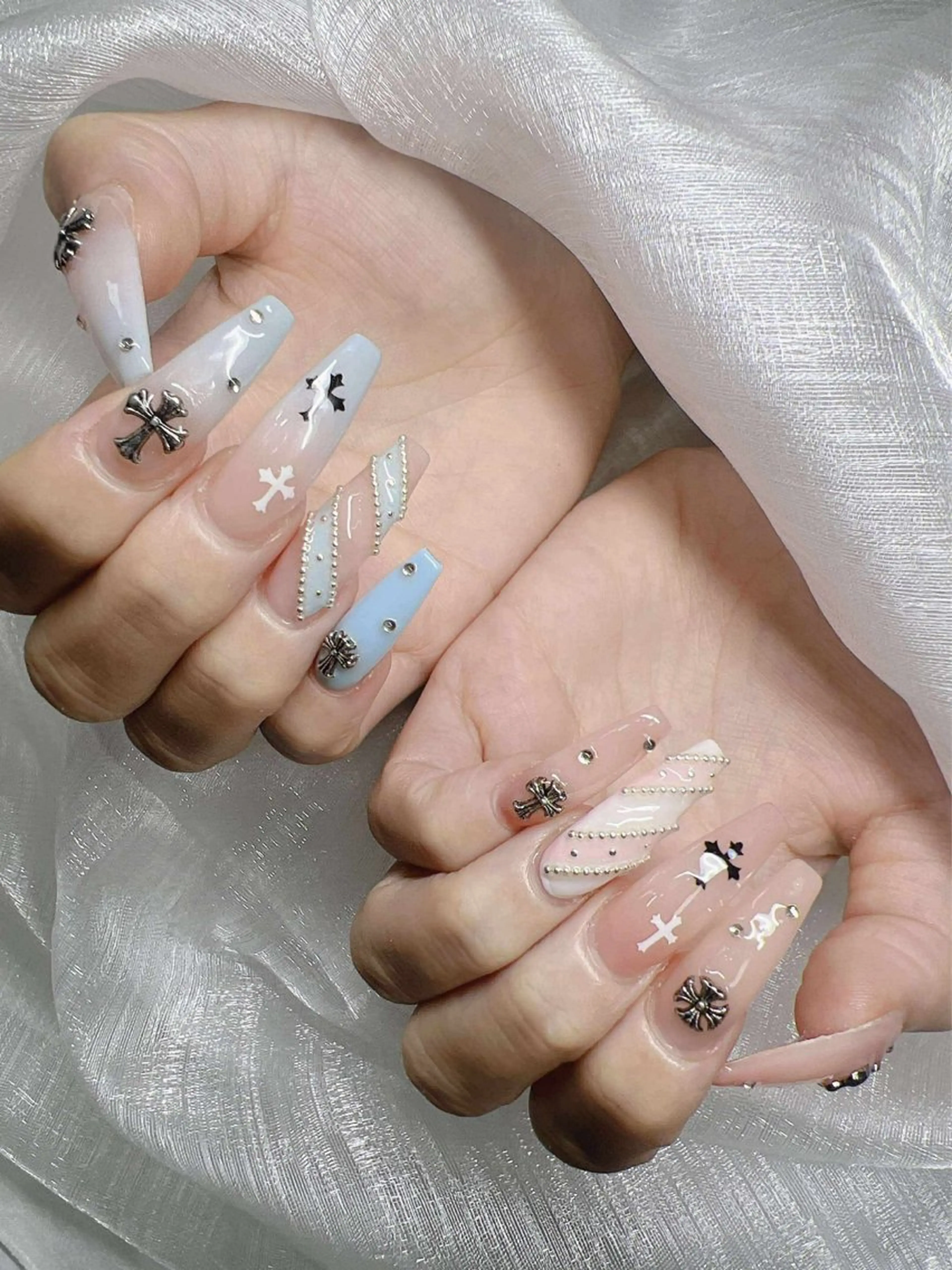 ネイル 長さ出し グラデーション 卒業式 キラキラネイル マグネットネイル ハンドネイル Lee Nailsのネイルデザイン