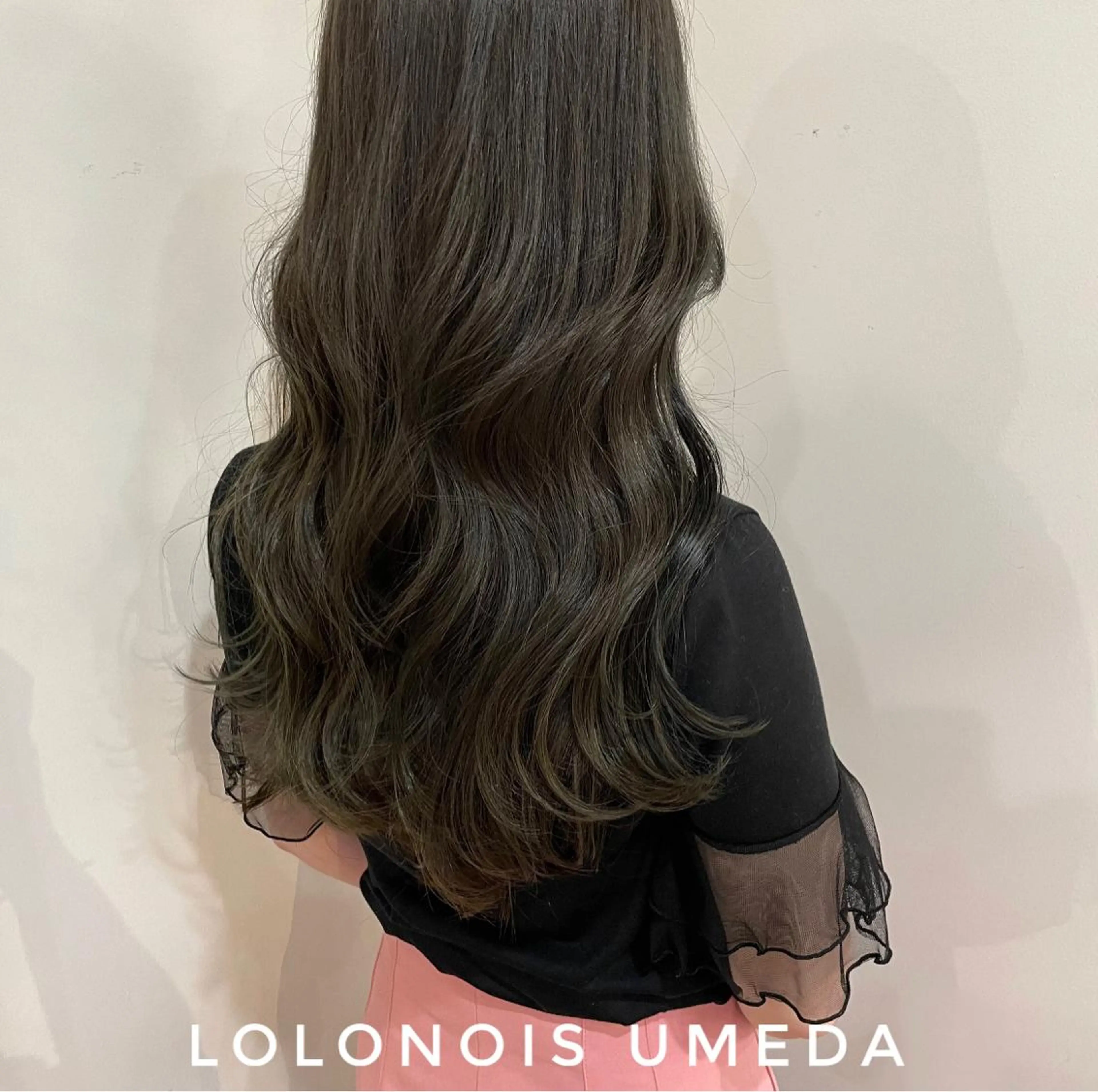 ロング カラー ダークグレー ダークグレージュ グレージュ Lolonois梅田 /Okazaki:)のヘアスタイル