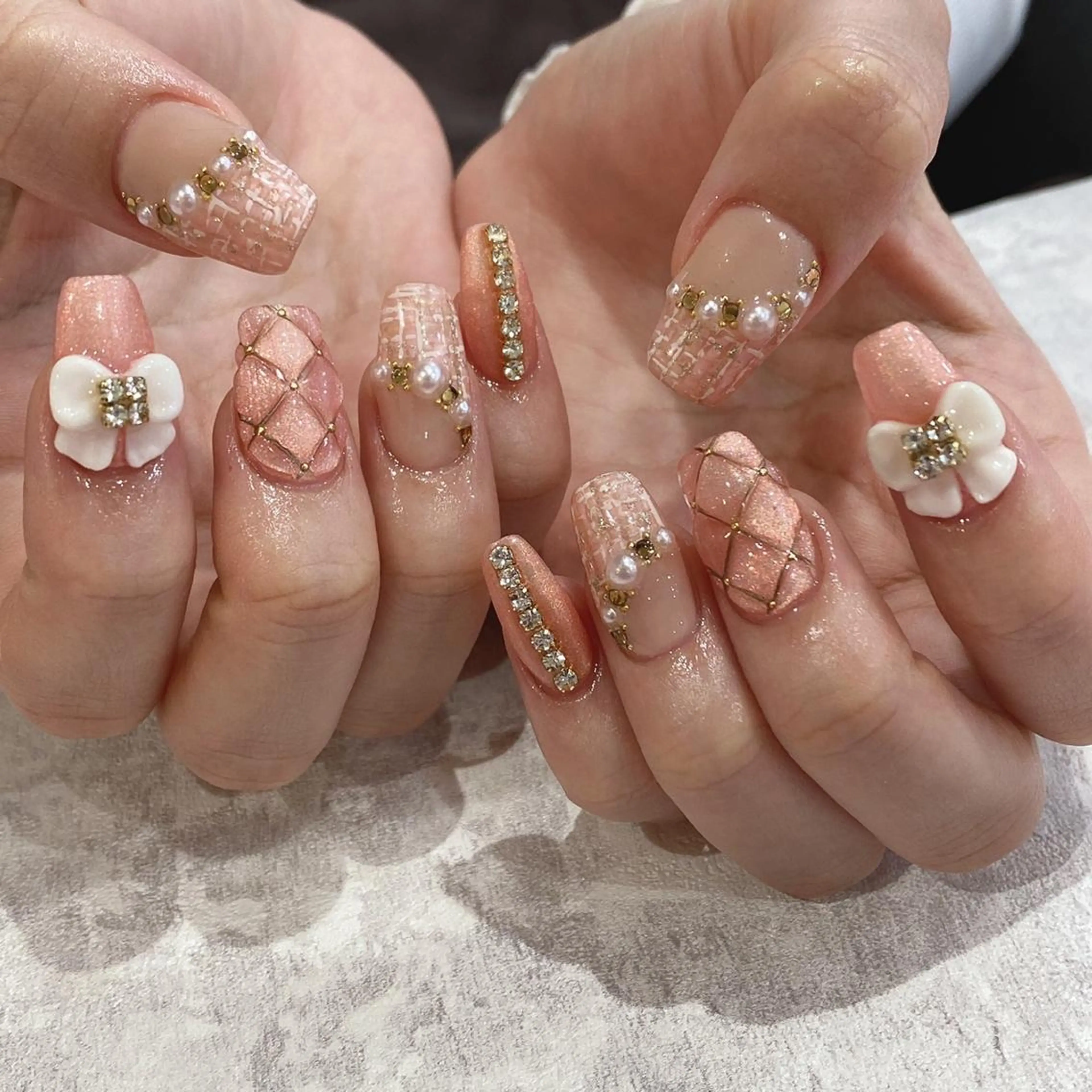 ミディアム ネイル ハンドネイル cho nailのネイルデザイン