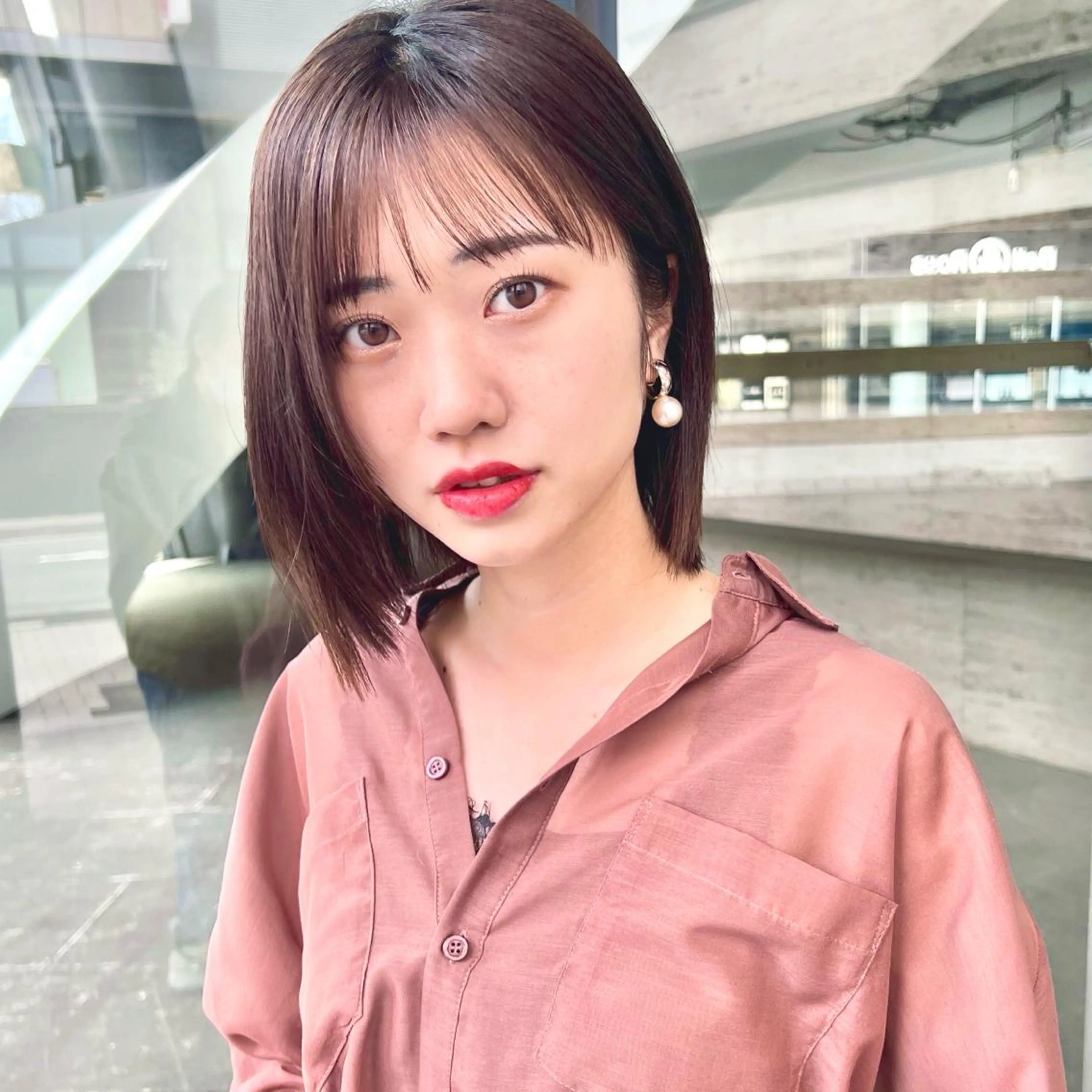 ショート パーマ ヘアアレンジ ⭐️𝑭𝑰𝑳𝑴𝑶𝑹𝑴𝑨𝑳𝑬⭐️【フィルモルメール】所属・【トレンド🤍 艶カラー】yoshiのヘアスタイル