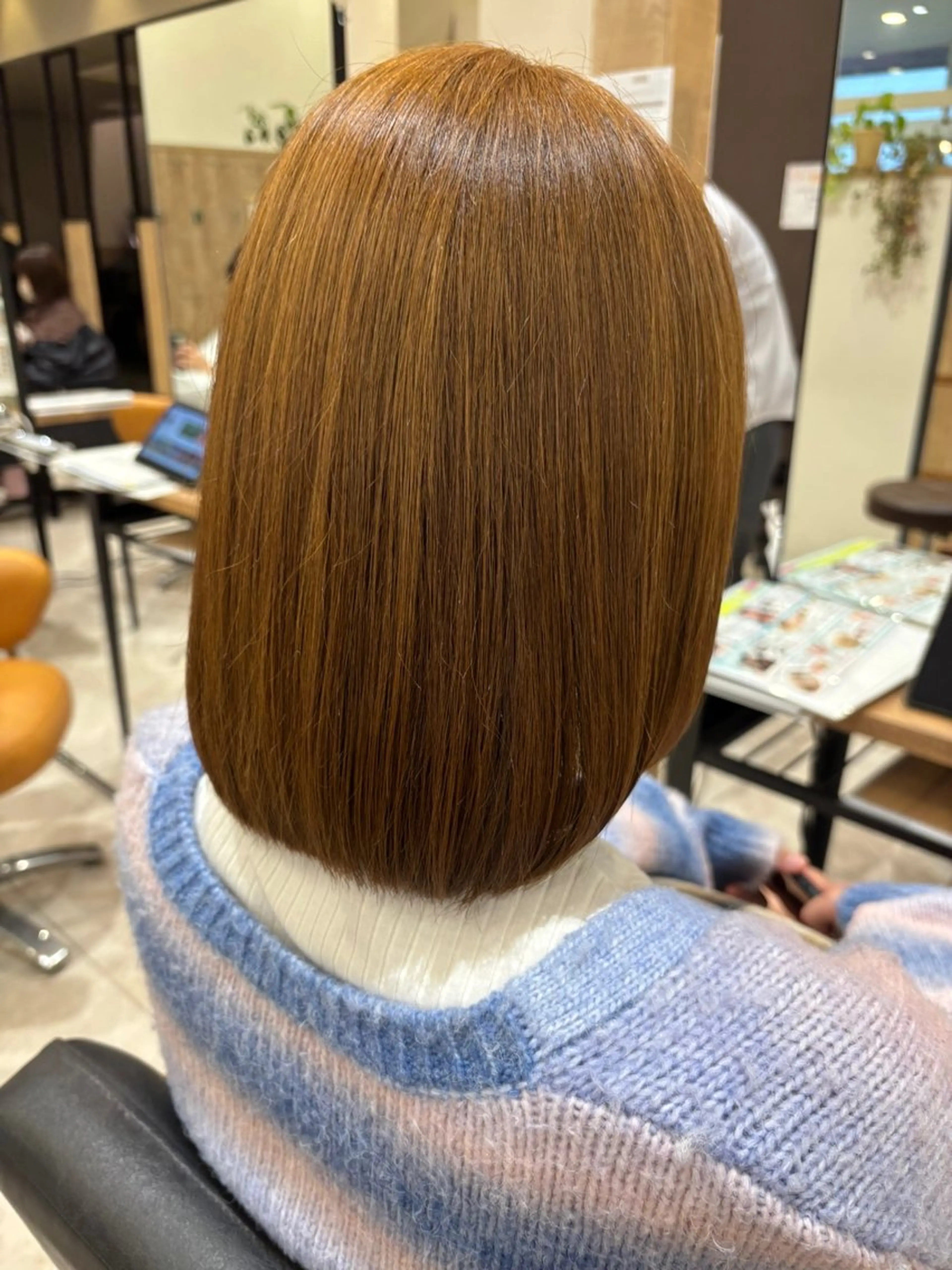 ミディアム 内山 亜紀のヘアスタイル