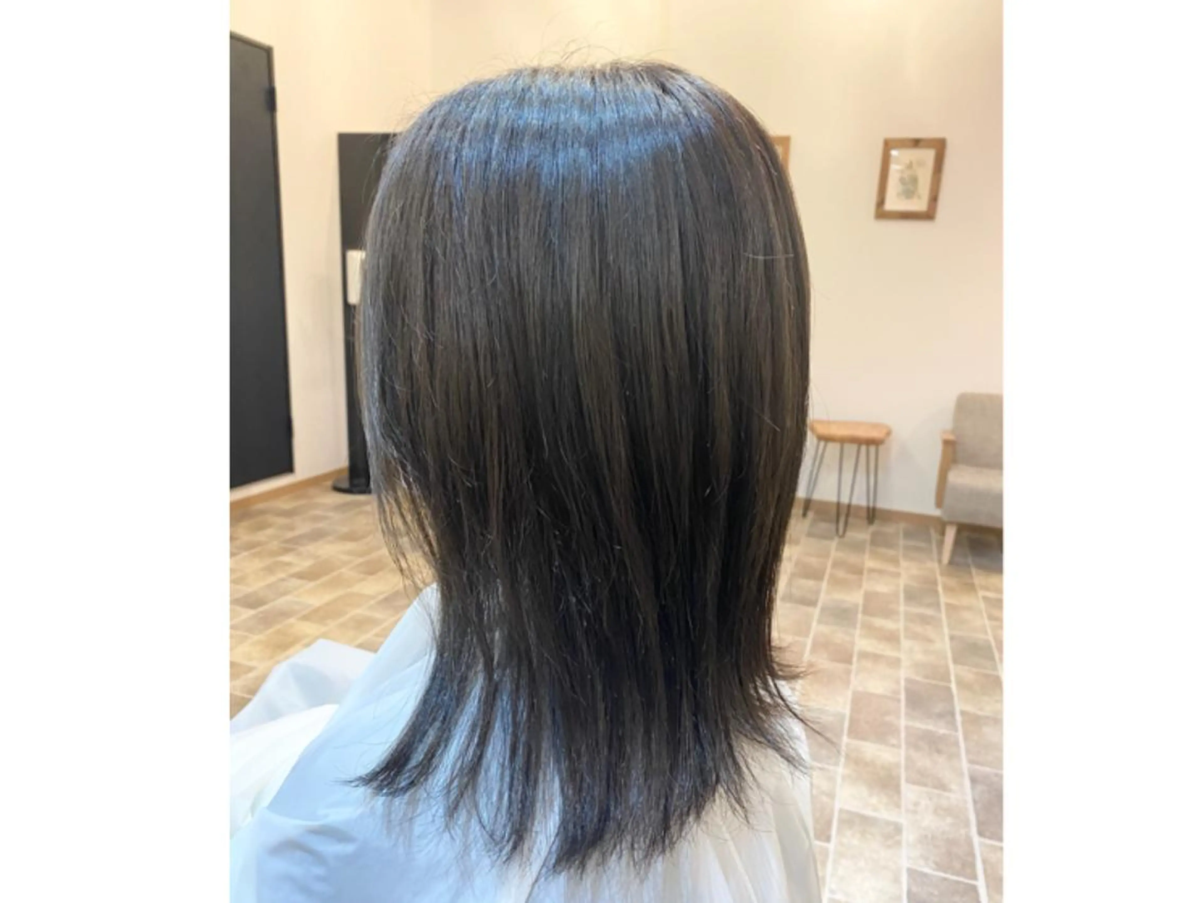 セミロング ヘアカラー トリートメント _White所属・ＳＨＩ ＺＵのヘアスタイル