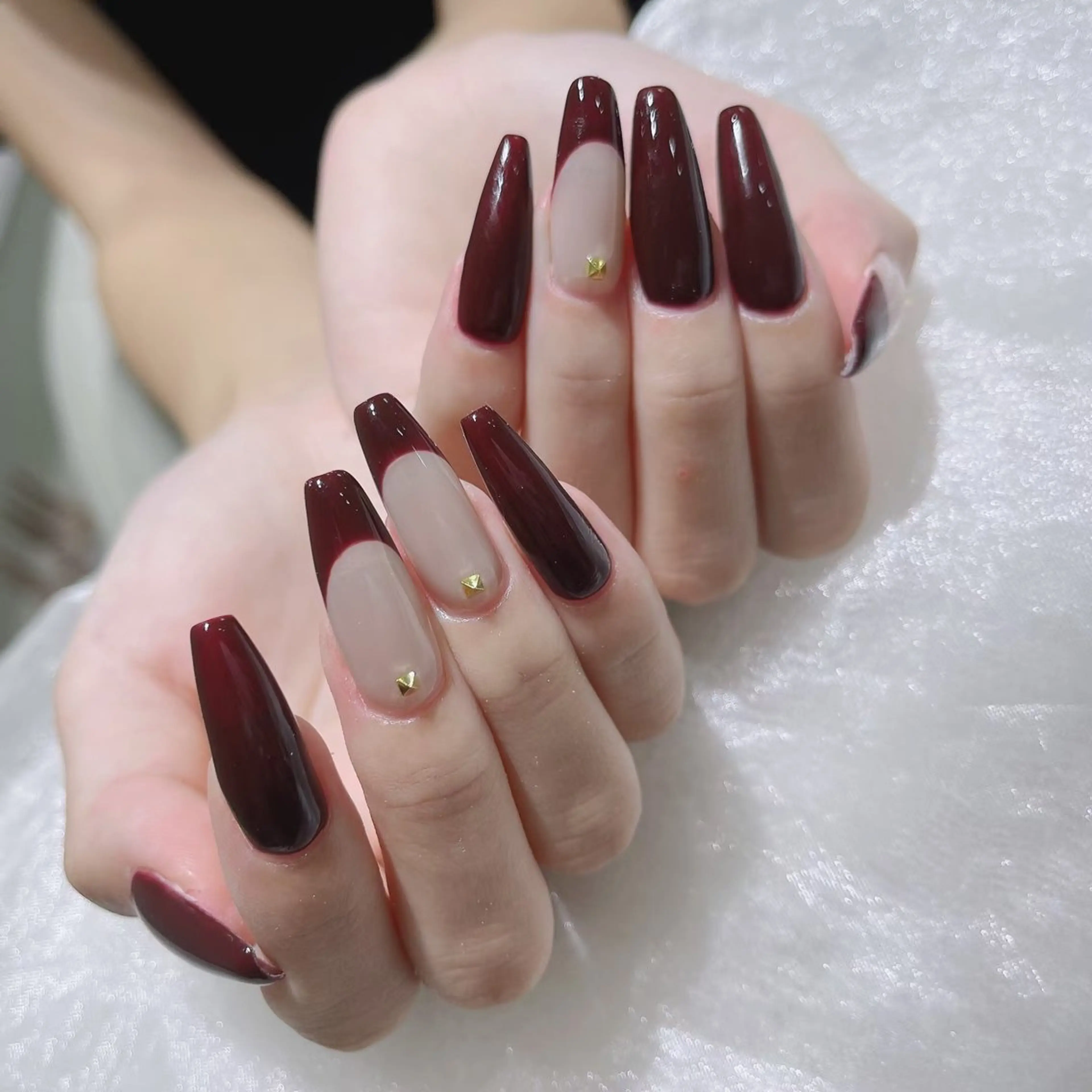 ネイル ハンドネイル Queens テイのネイルデザイン