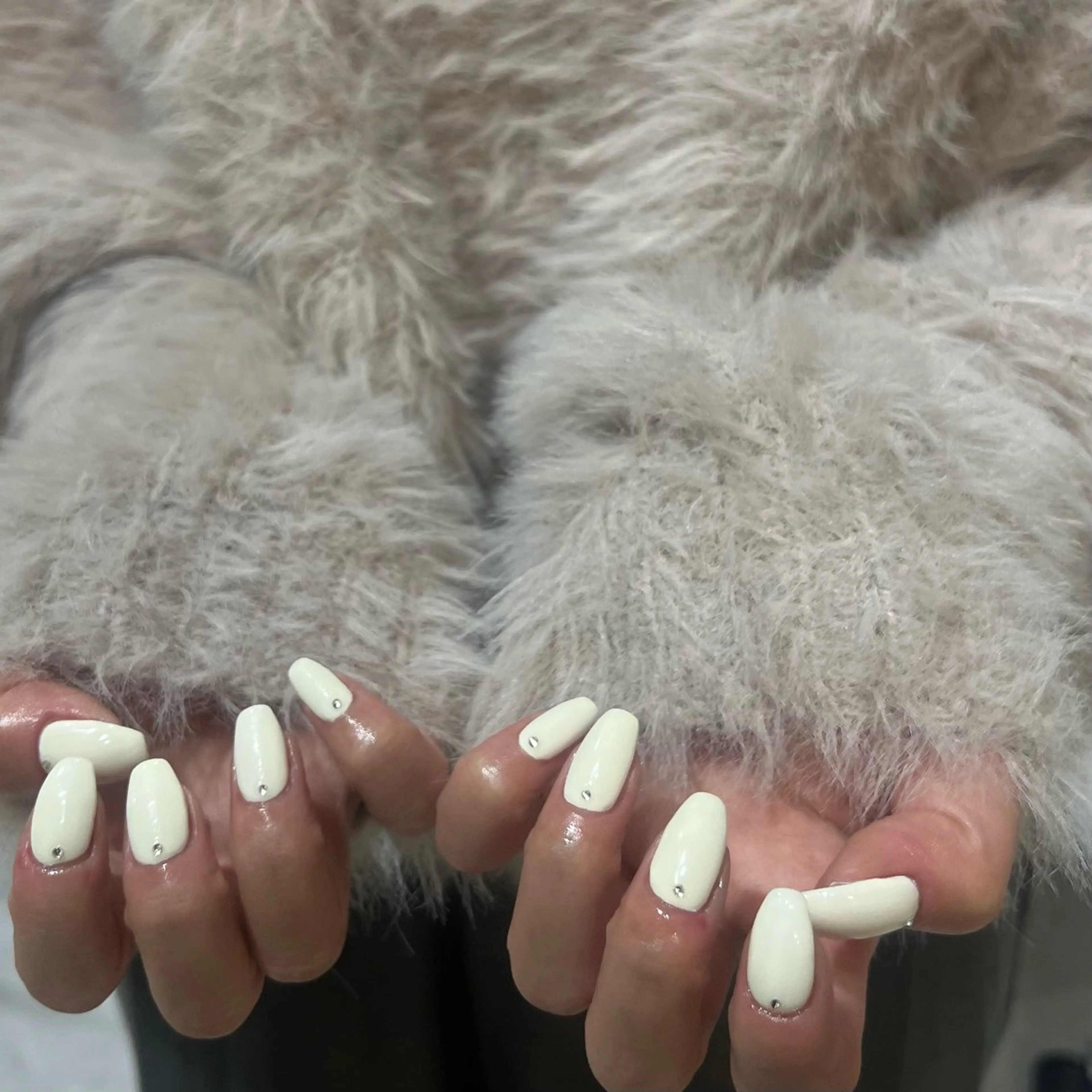 ネイル アートネイル ワンカラーネイル ストーンネイル Beauty Salon　uneune所属・🐯⭐︎ miyuのネイルデザイン