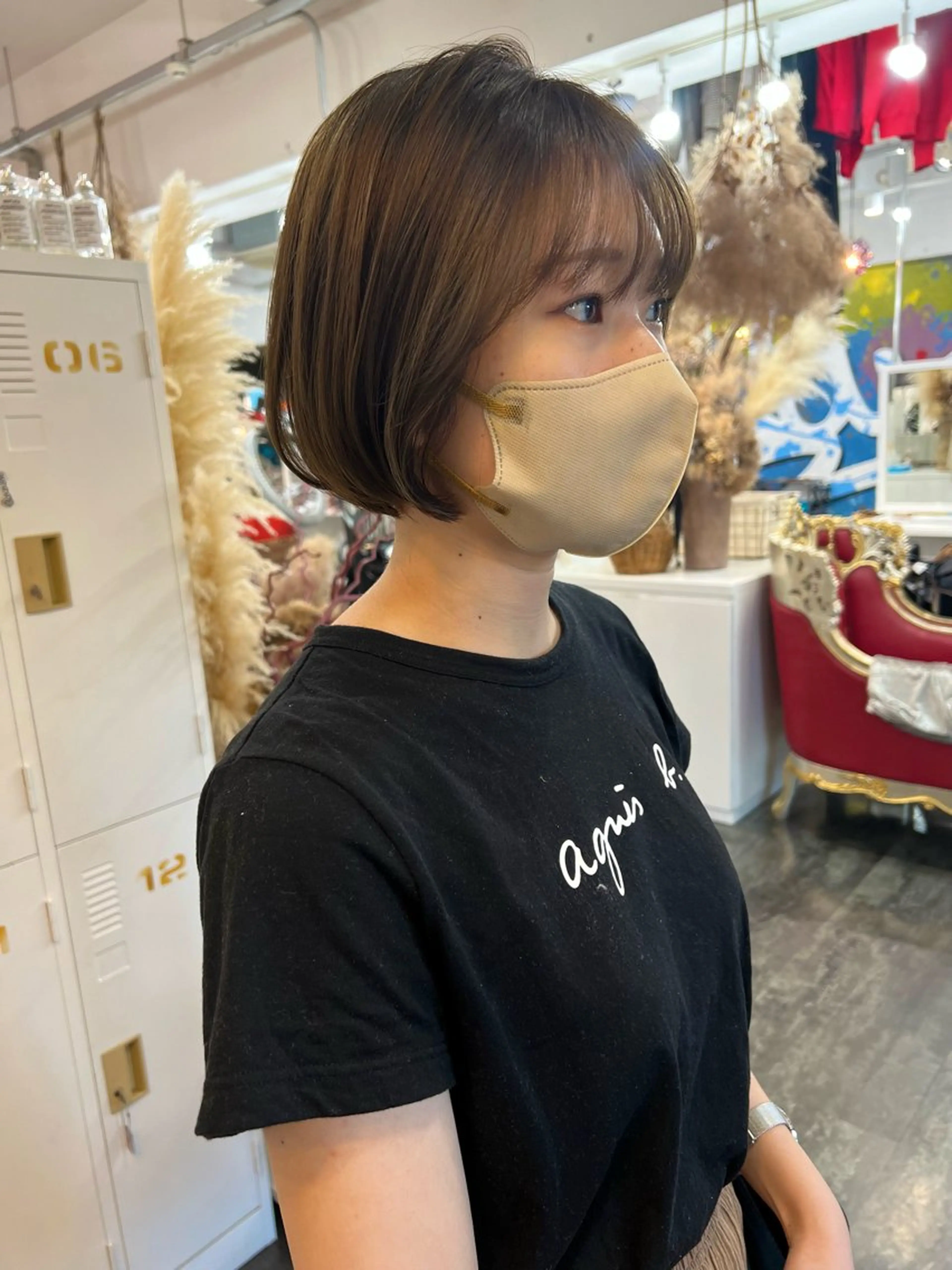 ミディアム カラー ベージュカラー オリーブベージュ ボブ 小顔カット LOMARLIE JURIAのヘアスタイル