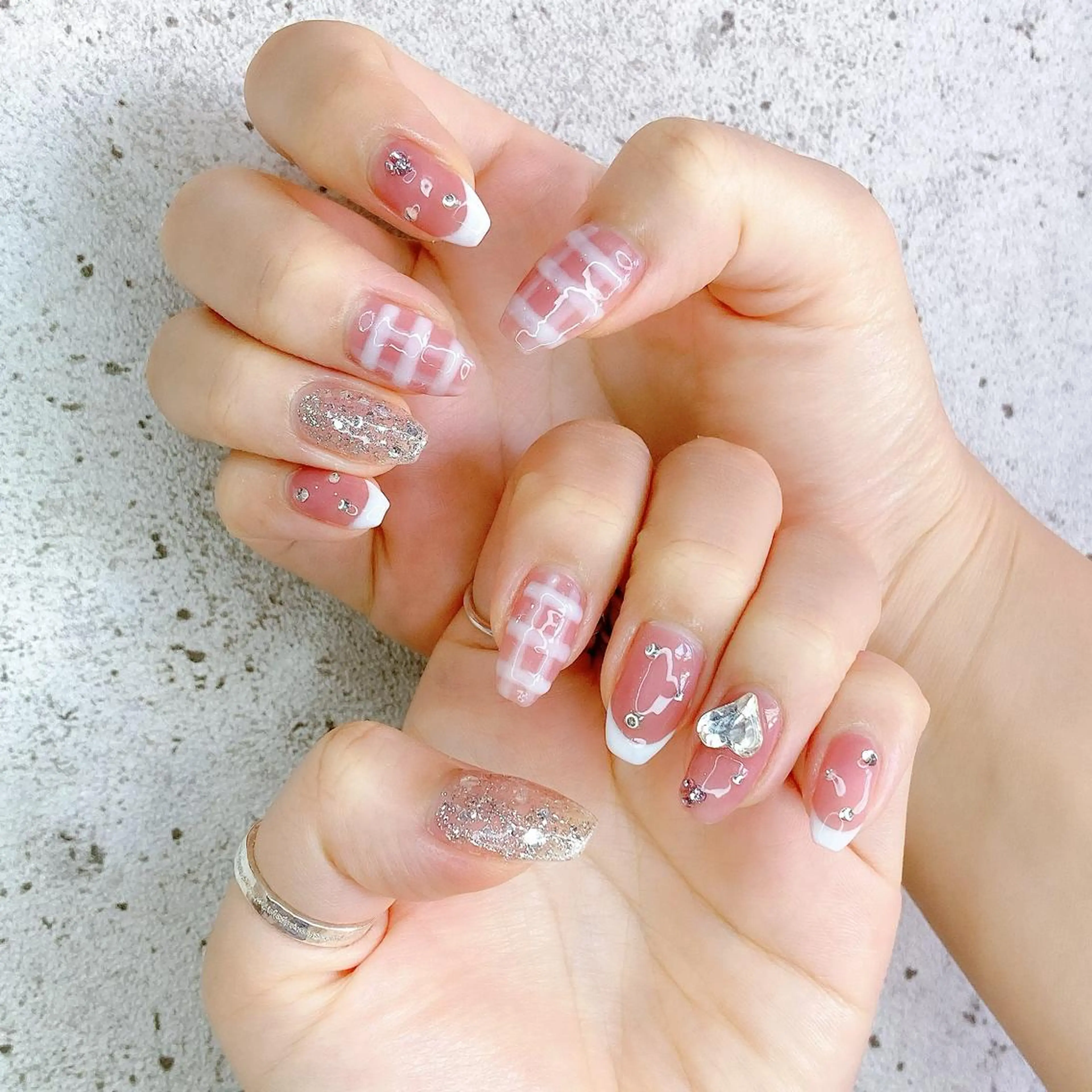 ネイル フレンチネイル ジェルネイル ハート キラキラネイル パラジェル ハンドネイル Nail Kのネイルデザイン