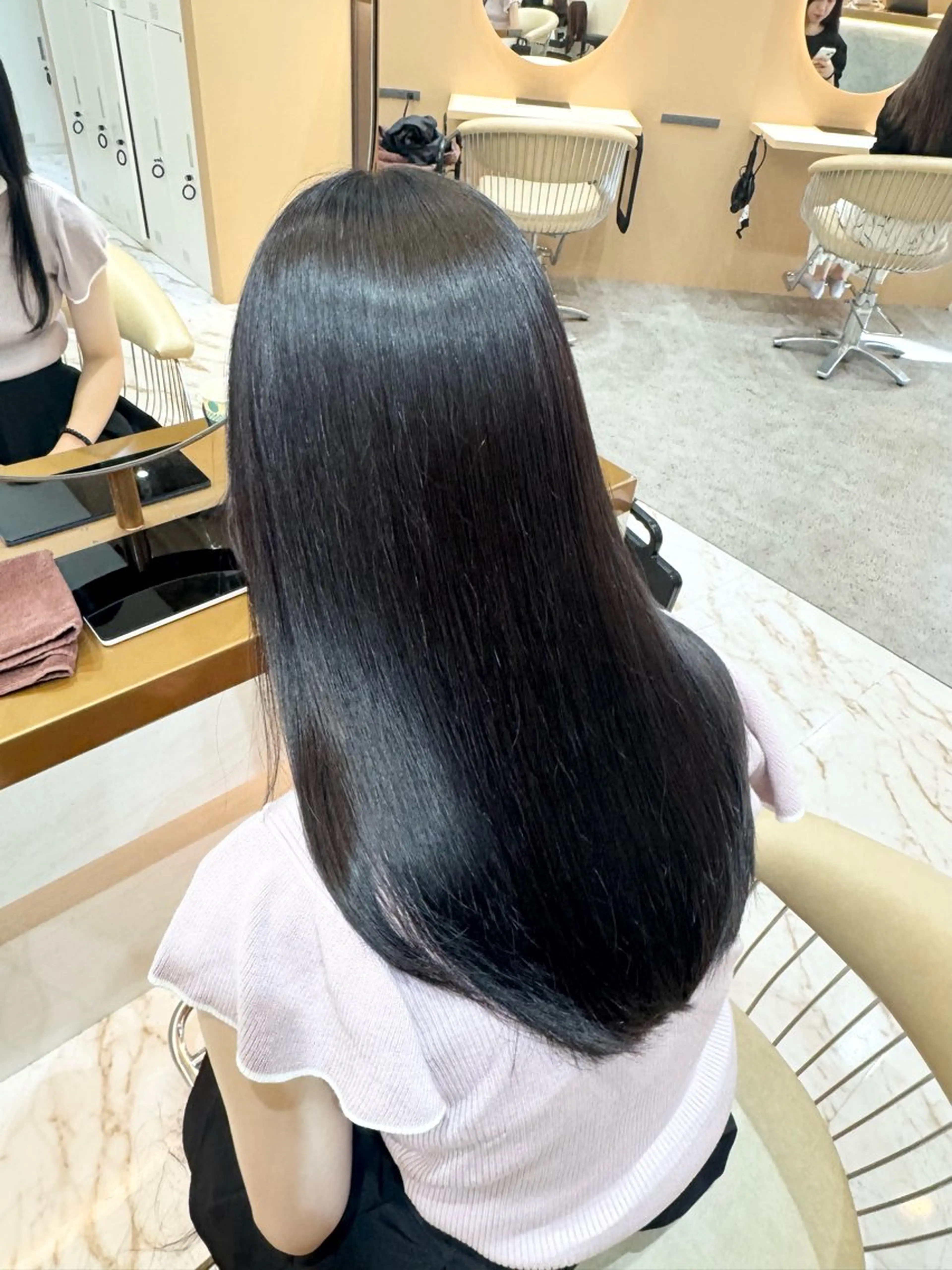 セミロング ♡うる艶透明感カラー /にしじまくるみ♡のヘアスタイル