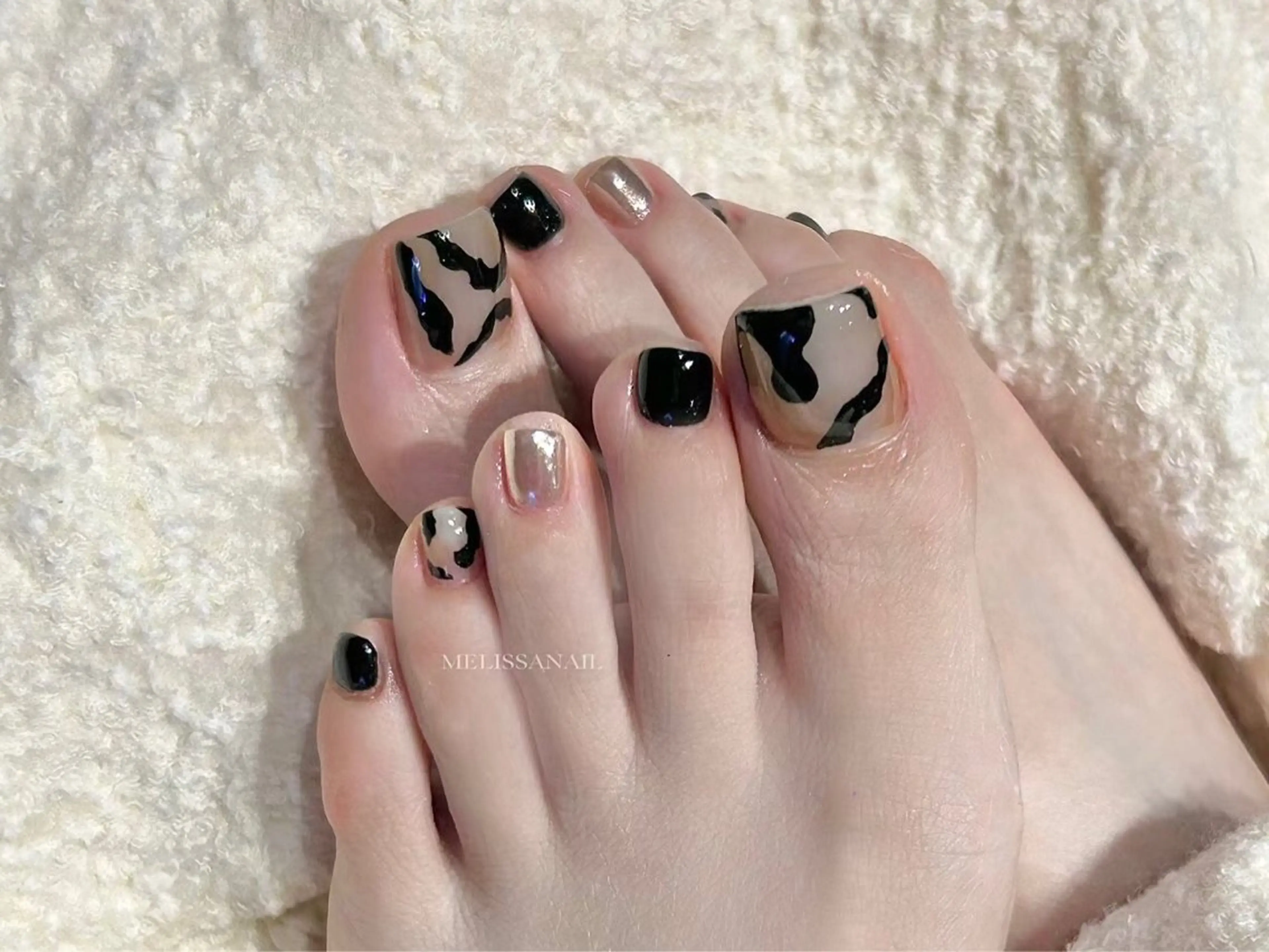 👣フットネイル「初回ジェルオフ無料ケア込み」持ち込み・つけ放題(デザイン2まで)7200の写真