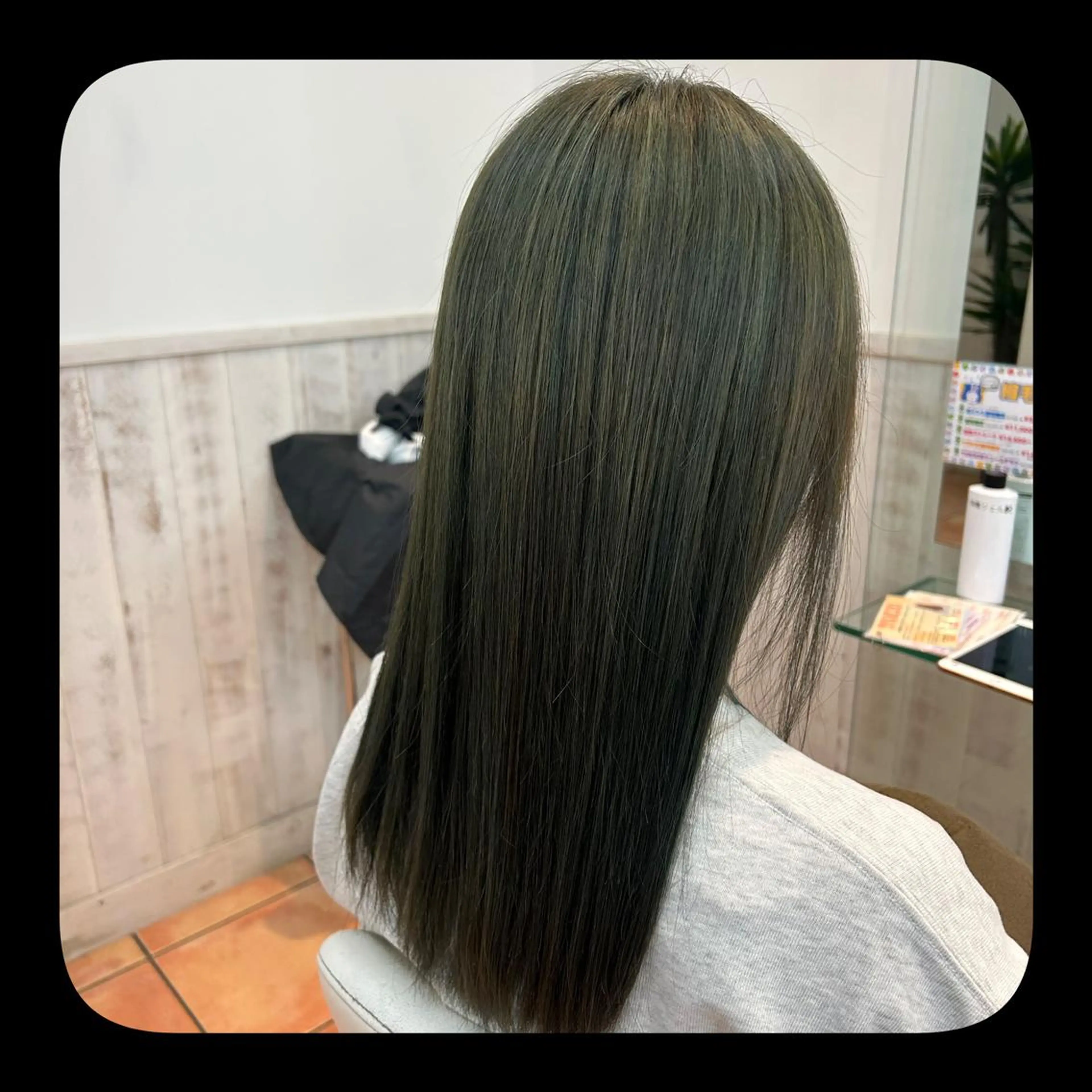 ミディアム カラー ヘアアレンジ グレージュ オリーブグレージュ オリーブグレー 🦄アイリスト💐 小澤　愛蘭のマツエク・マツパデザイン