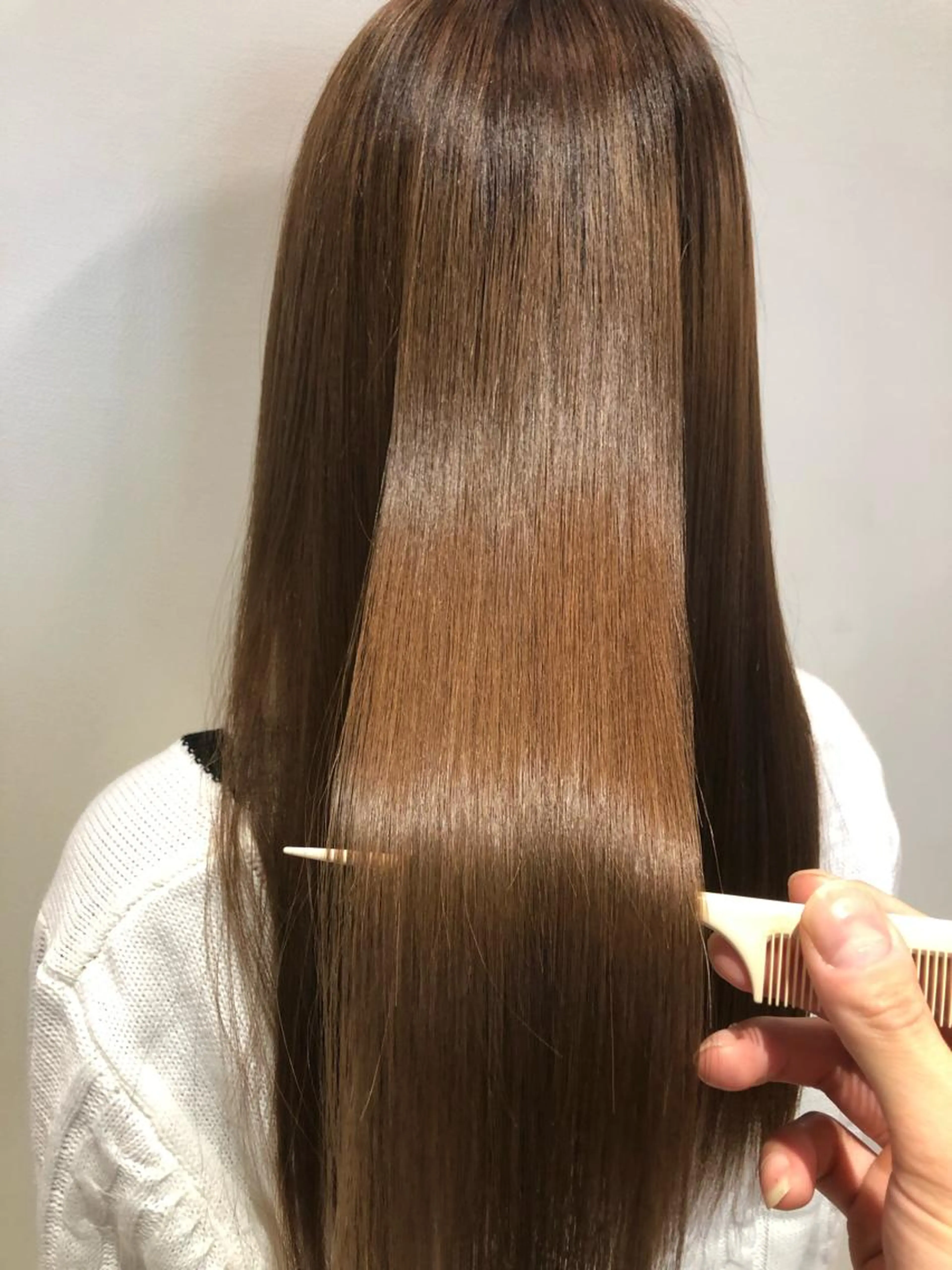 ブリーチ毛でもクセを伸ばせる✨髪質改善ストレート+超音波トリートメントの写真