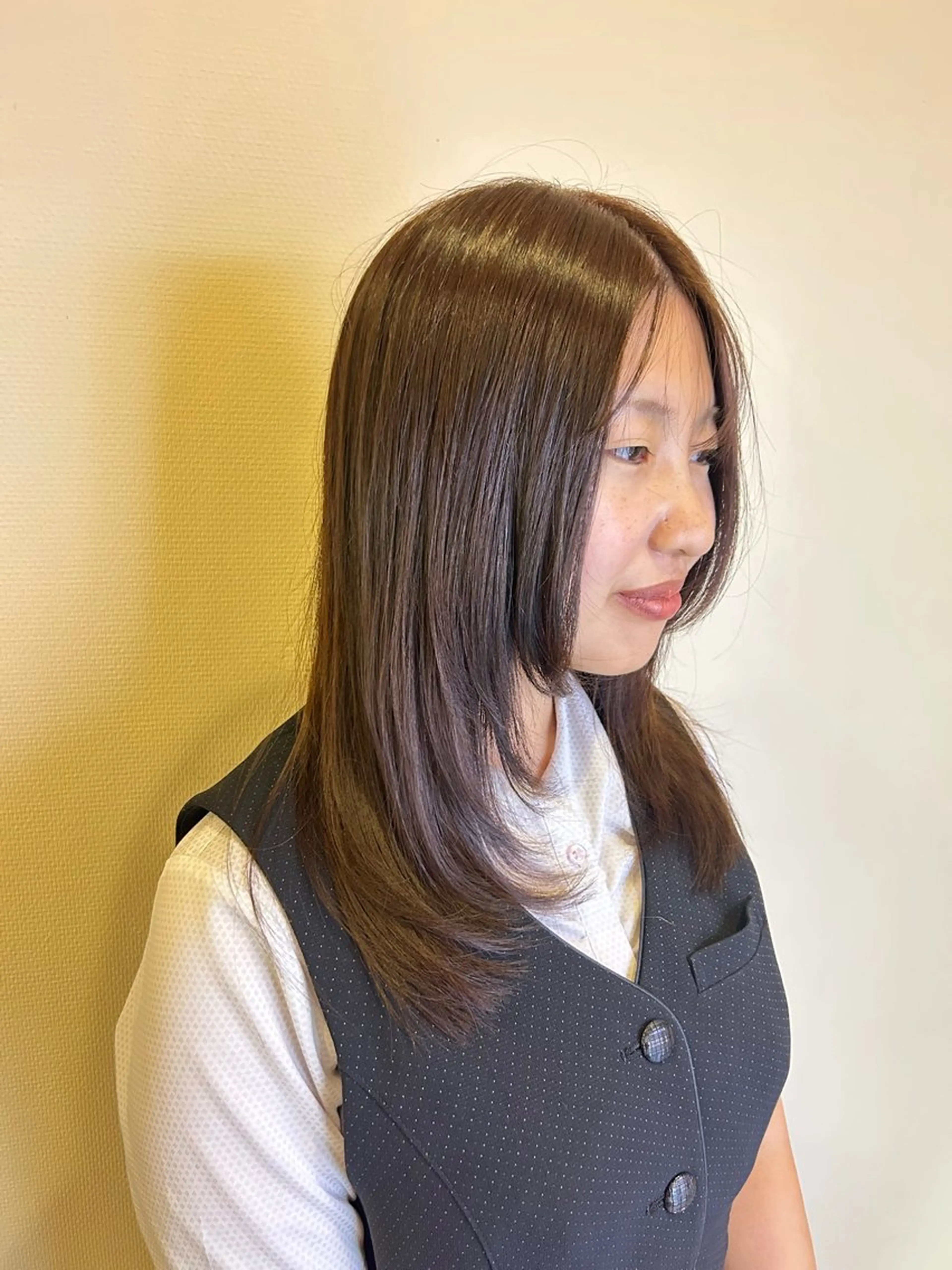 ロング レイヤーカット 小顔カット カット ヘアルームflat・ Rena🌼ྀིのヘアスタイル