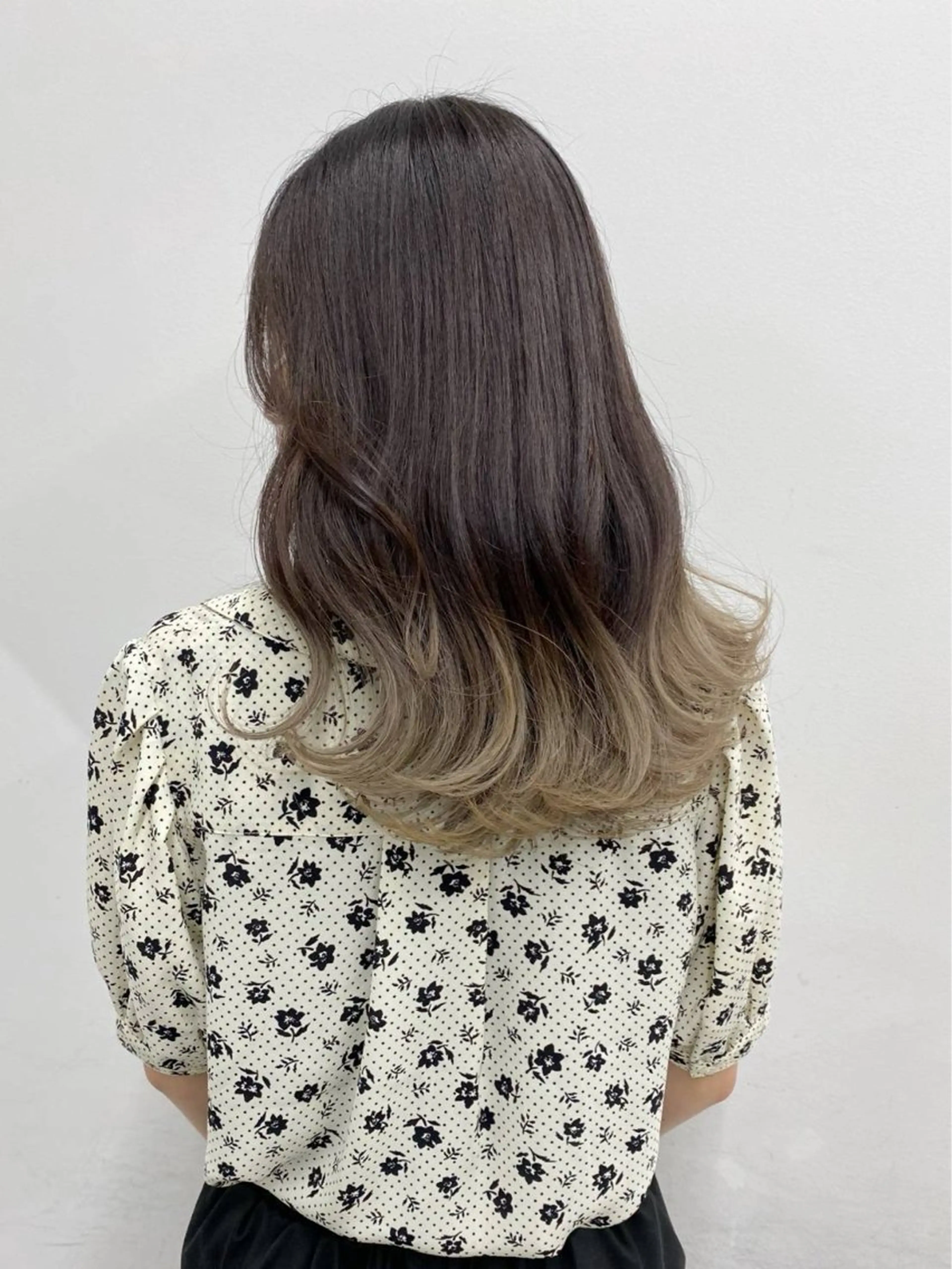 セミロング カット ヘアカラー トリートメント Cielo by Siestaのヘアスタイル