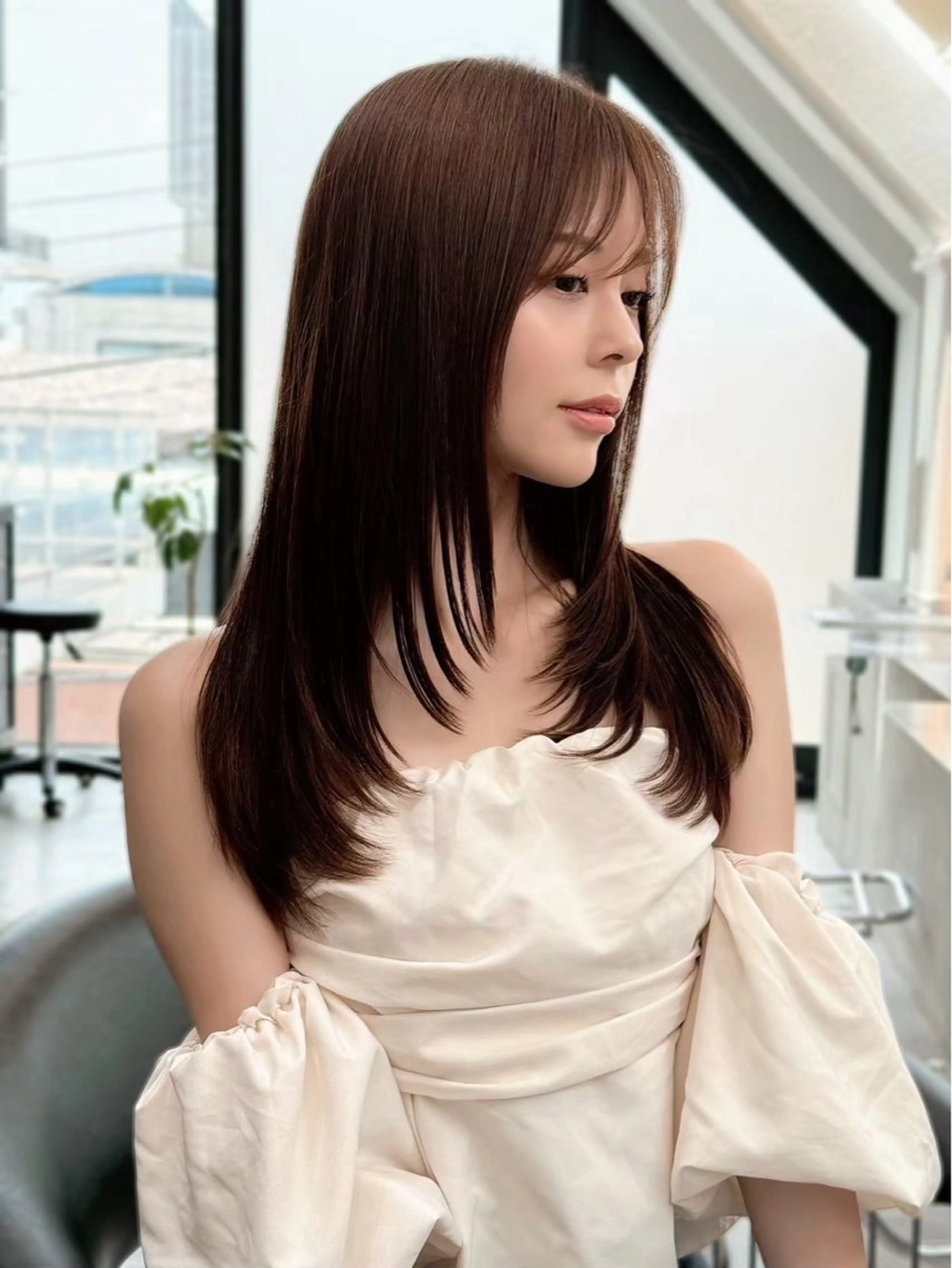 ロング ショート レイヤー ロンド エメのヘアスタイル