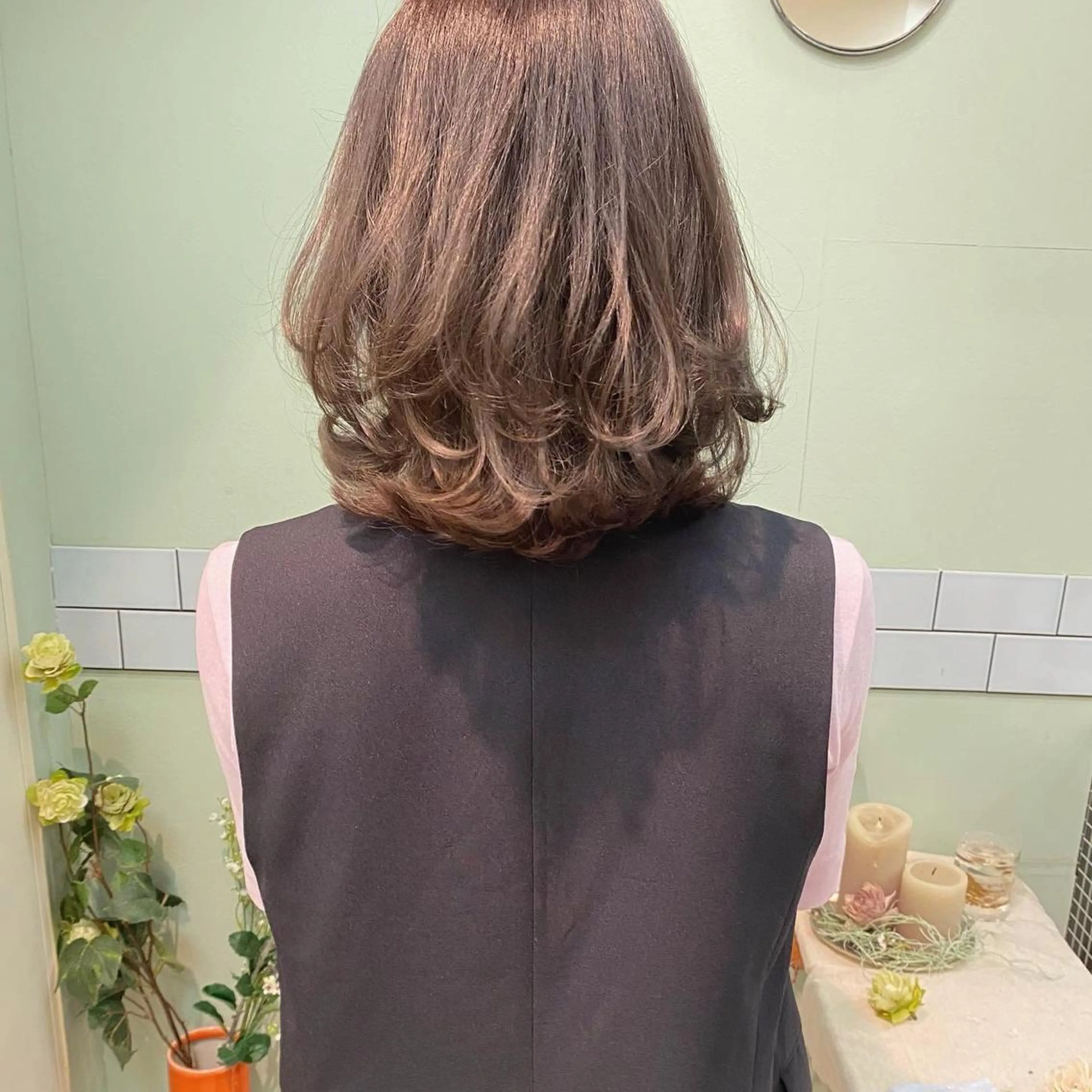 ショート カラー ボブ カット ヘアカラー トリートメント 髪質改善ｶﾗｰ ｹｱﾌﾞﾘｰﾁ/ﾀﾑのヘアスタイル