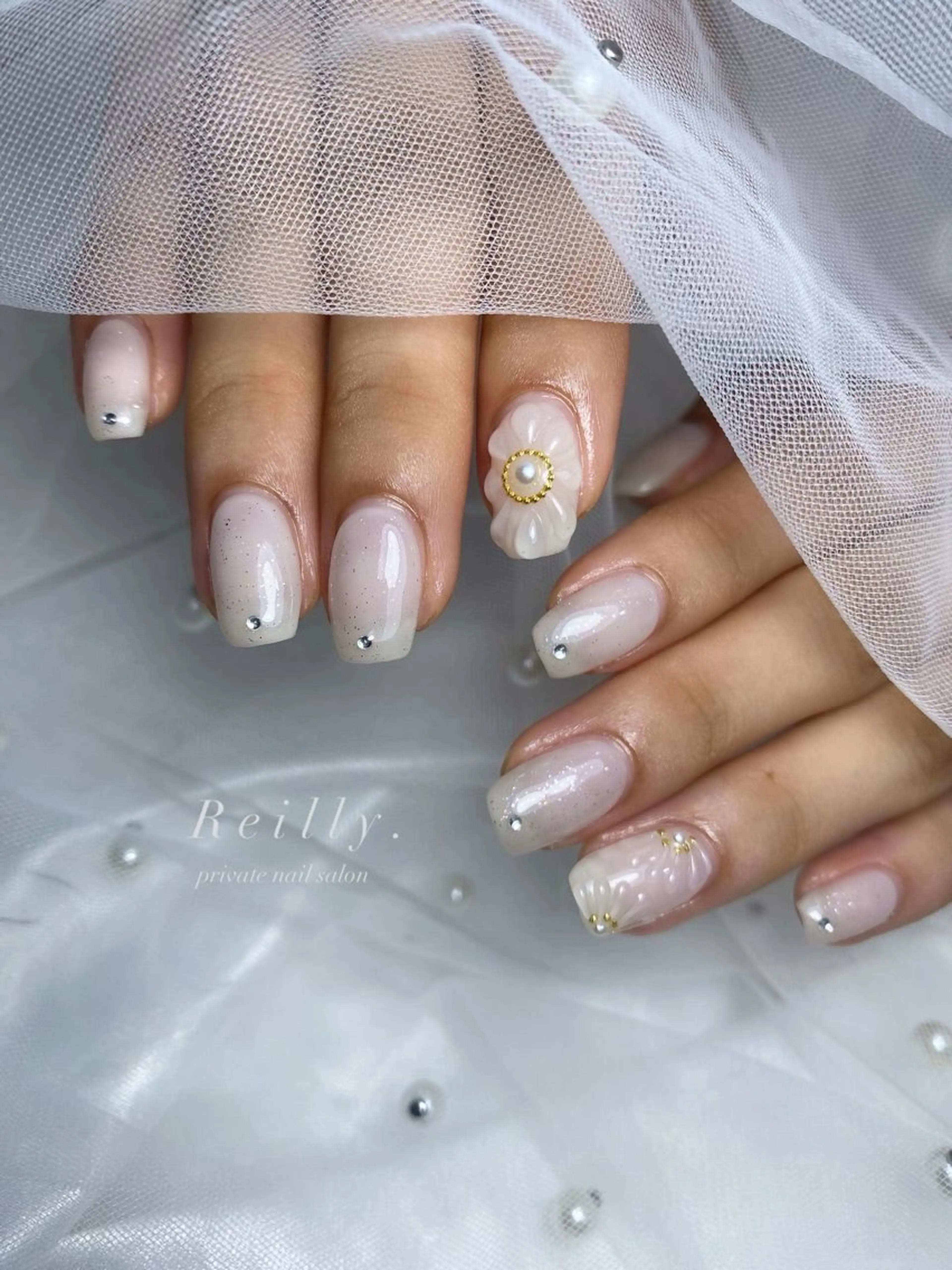 ネイル フラッシュネイル フレンチネイル ジェルネイル グラデーション ラメ(グリッター) ハンドネイル ハンドケア REILLY.　private nail salon所属・Marina 《REILLY.》のネイルデザイン