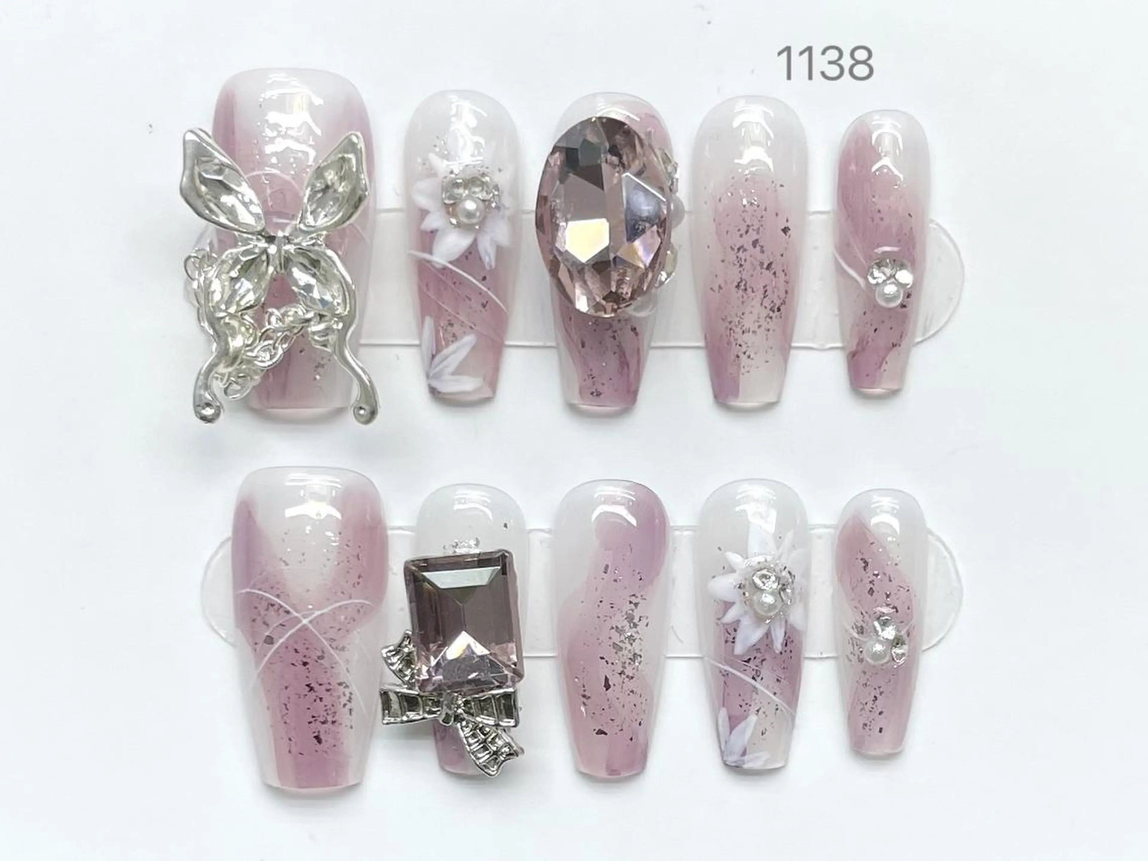 ⏰【時短施術】⏰魅力倍増✨現品プレミアムネイルチッププラン💅🌸上品な指先に変身！の写真