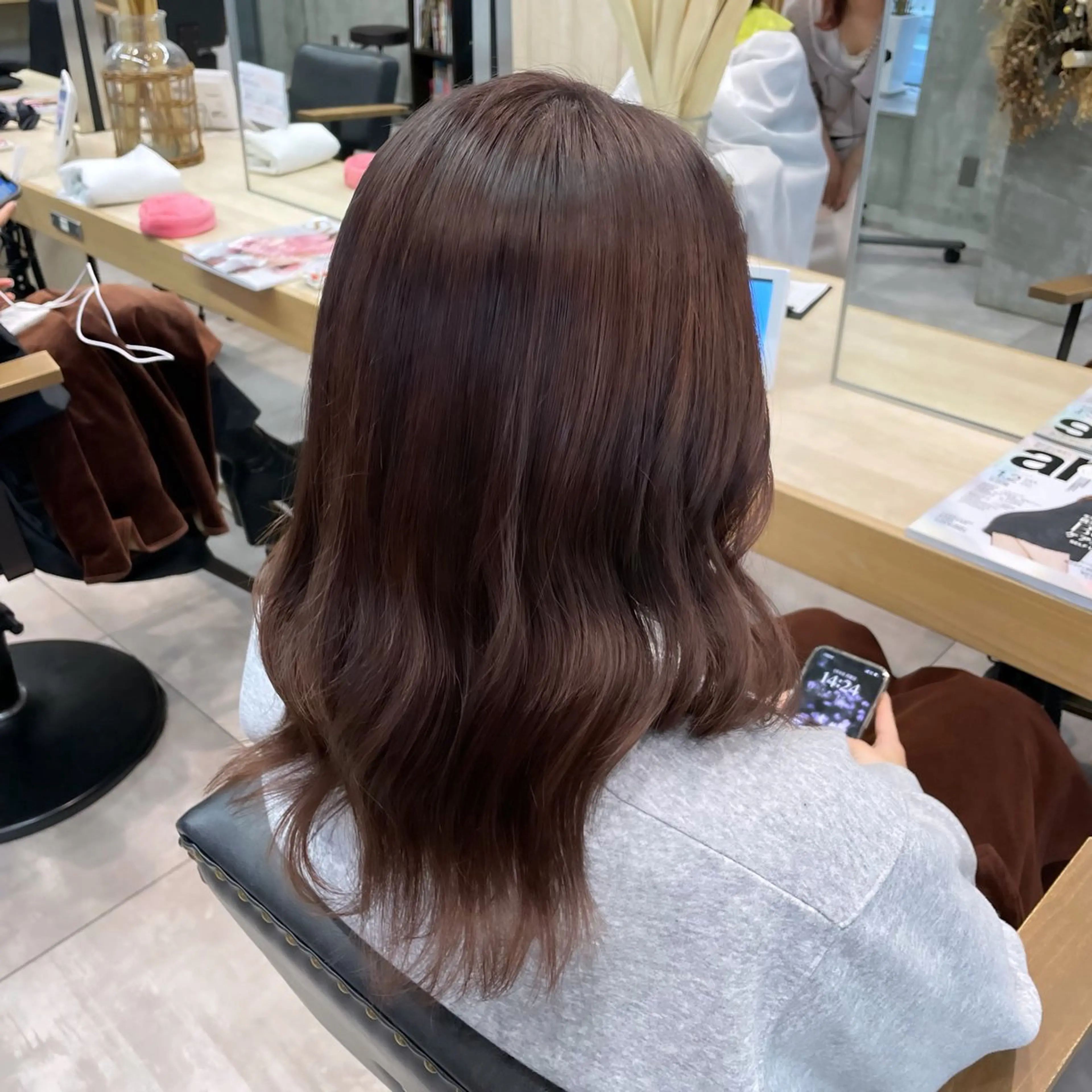 セミロング ヘアカラー 透明感カラー×ヘア アレンジ🪽しおりのヘアスタイル