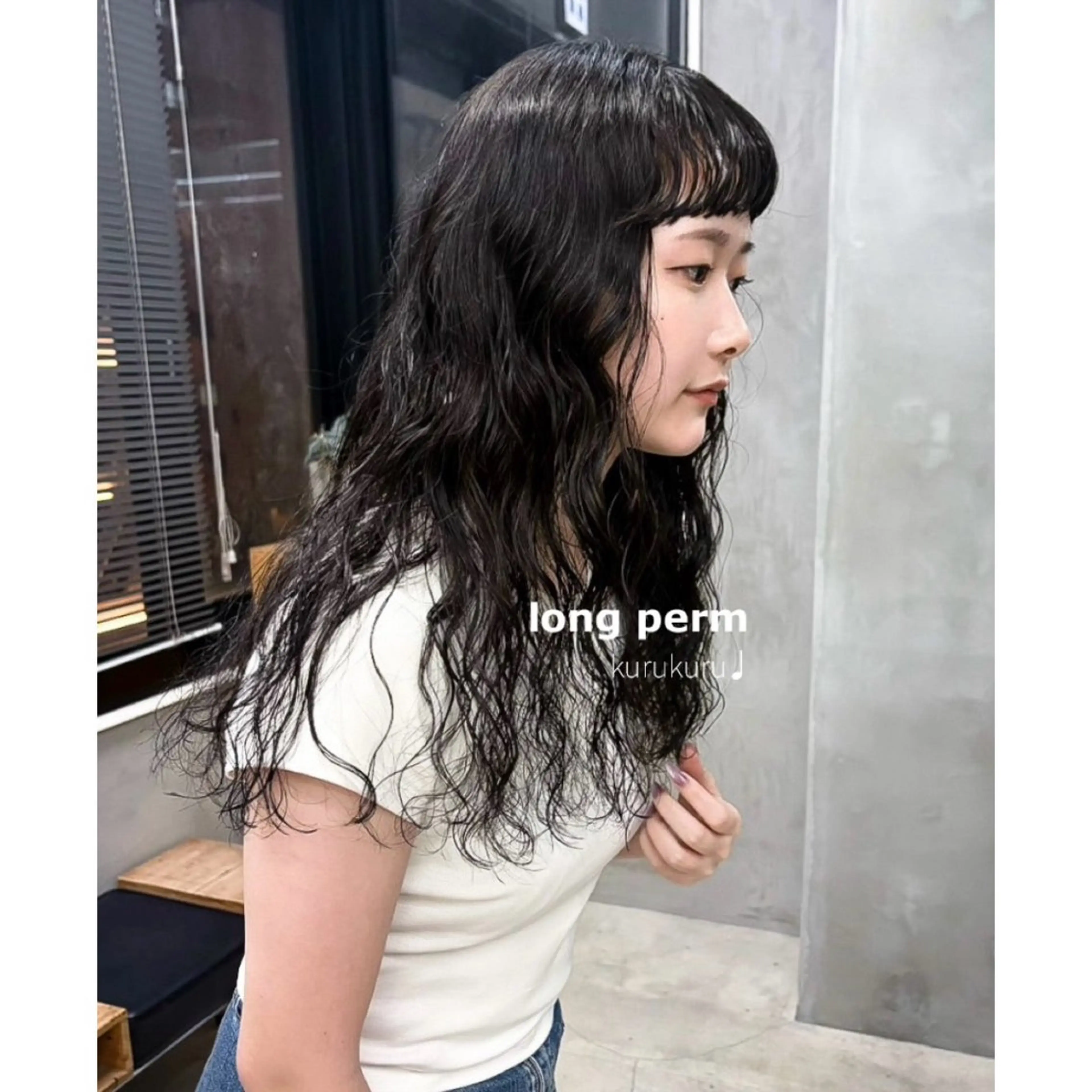 ロング パーマ くせ毛 ロング スパイラルパーマ mine所属・榛葉 夢乃のヘアスタイル