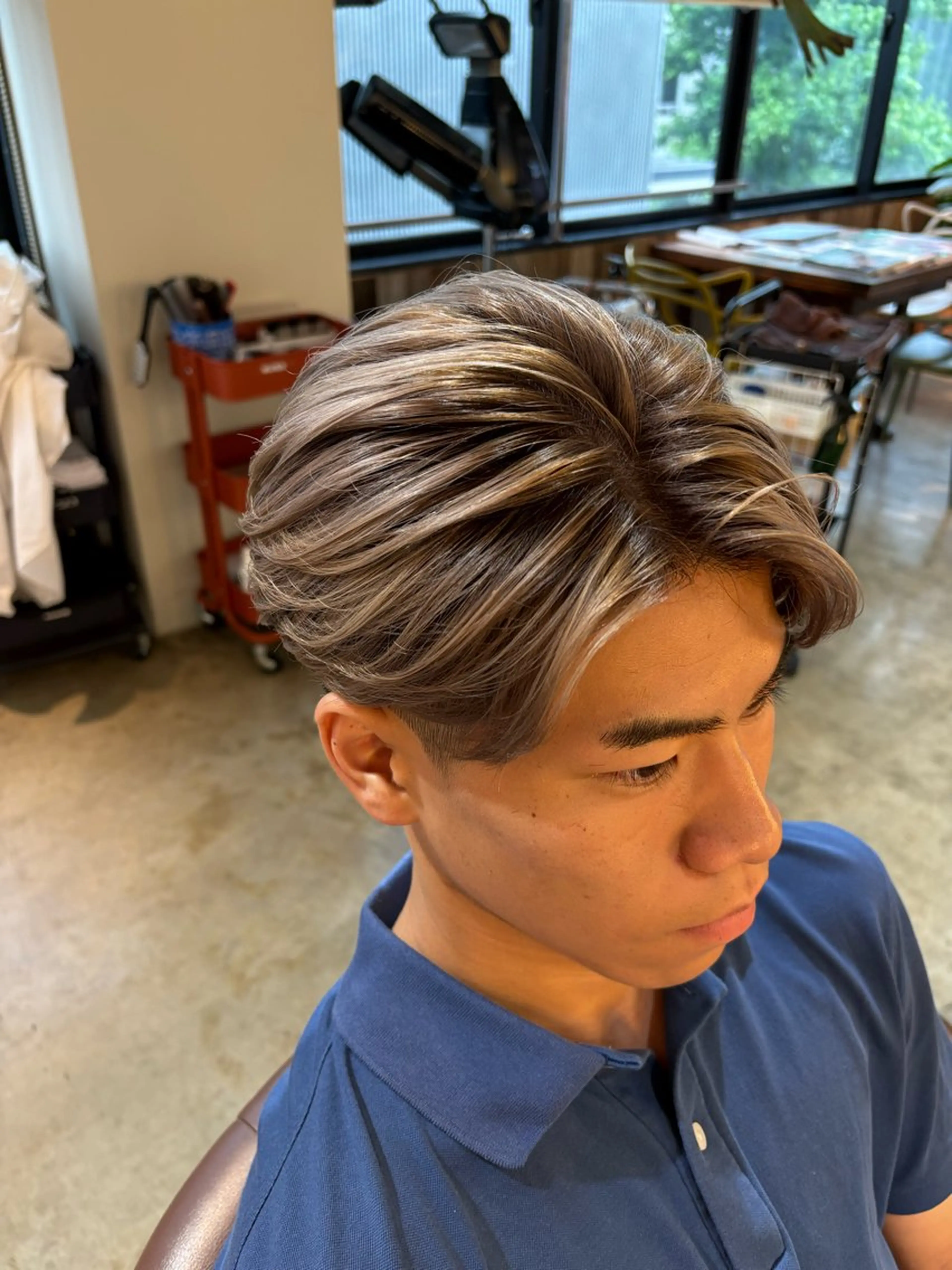 ショート カラー メンズ メンズバレイヤージュ バレイヤージュ 外国人風カラー レイヤーカット ヘアカラー 内田 尚希のヘアスタイル