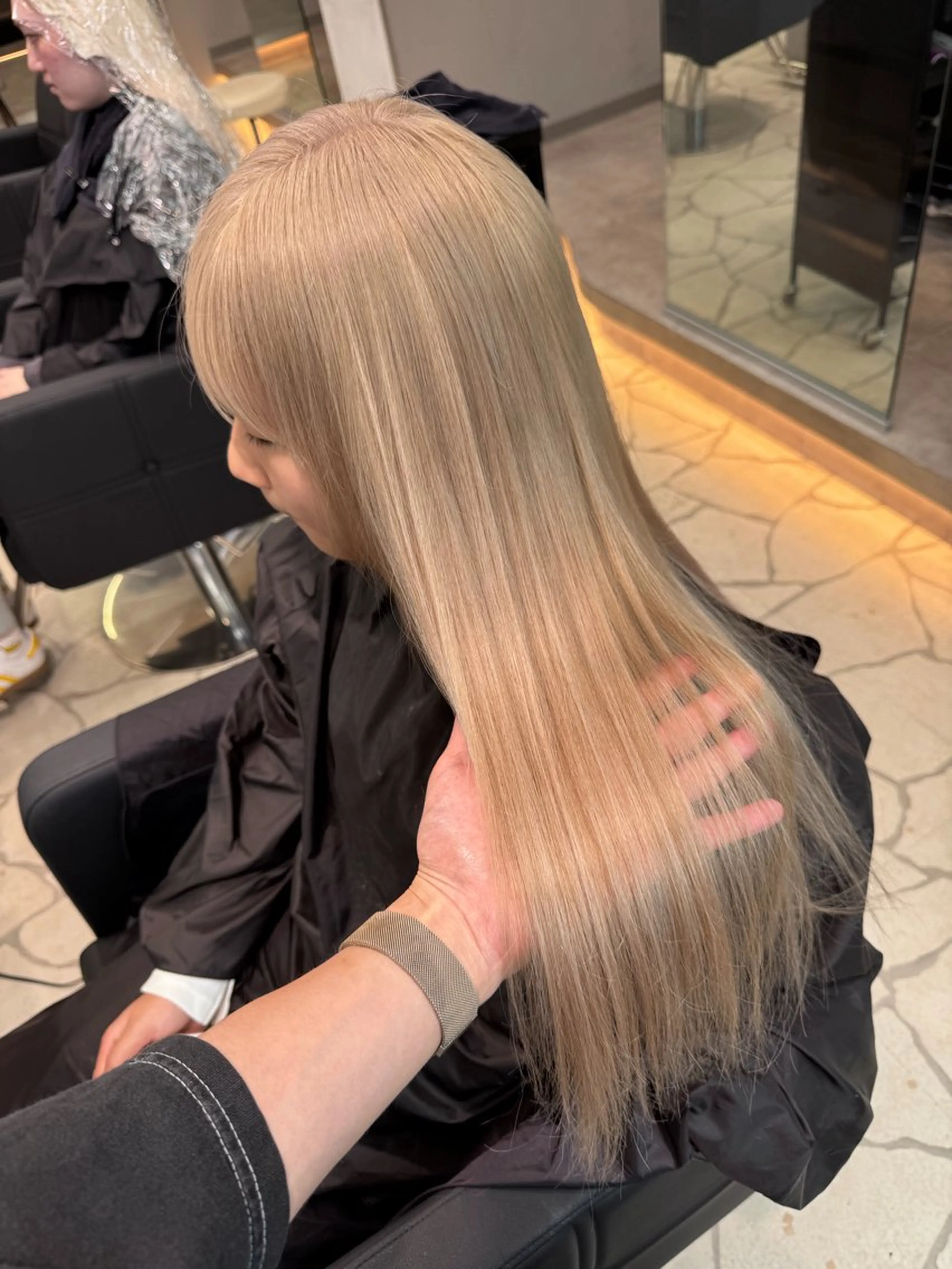 ロング カラー シールエクステ ブリーチ ダブルカラー ハイトーンカラー ブリーチなしカラー カット ヘアカラー トリートメント エクステの神様 ▫️原島ユウヤ▫️のヘアスタイル