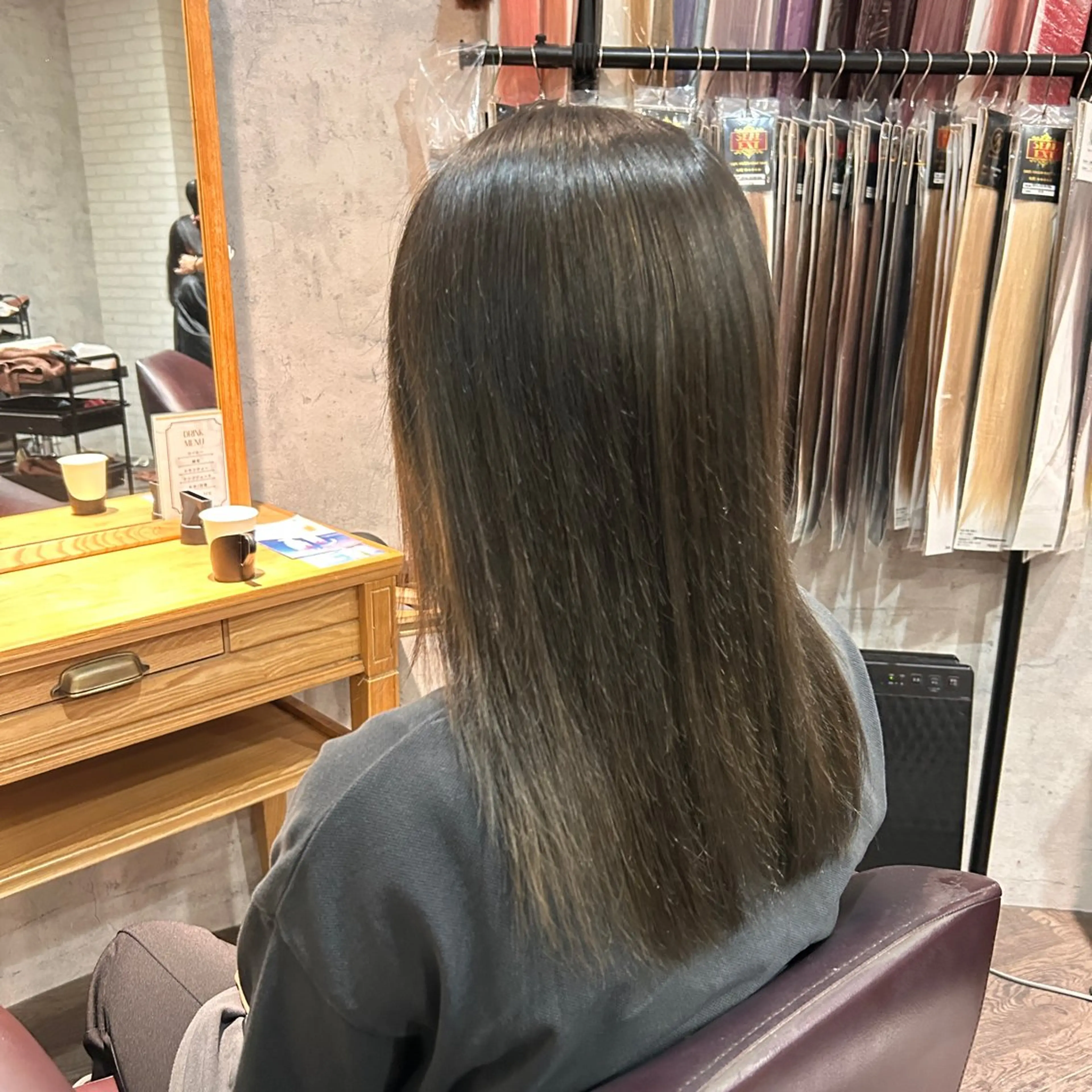 ミディアム カラー ハイトーン🇰🇷 19歳美容師アリルのヘアスタイル
