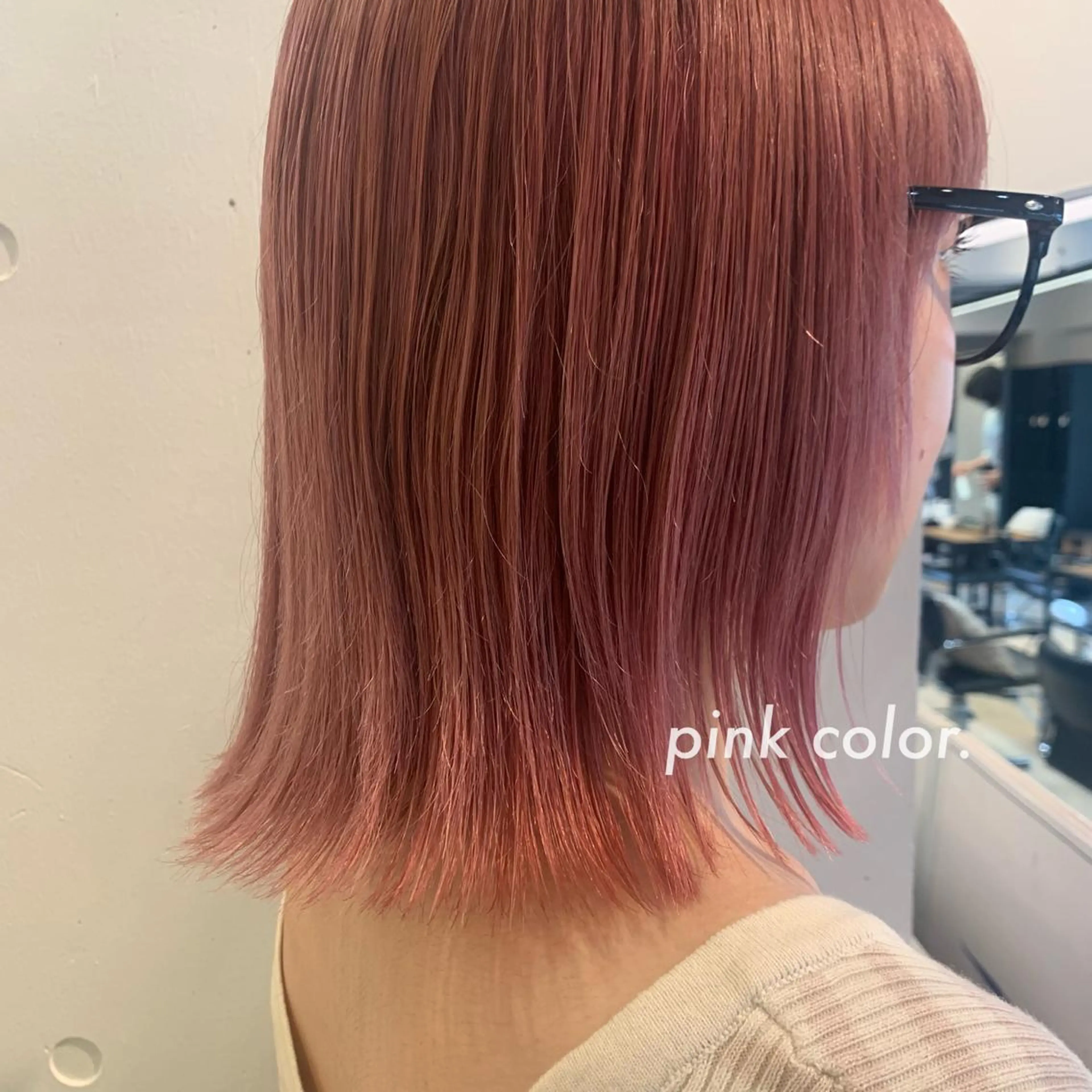 ミディアム カラー カット ヘアカラー トリートメント RINA🧤 デザインとボブのヘアスタイル