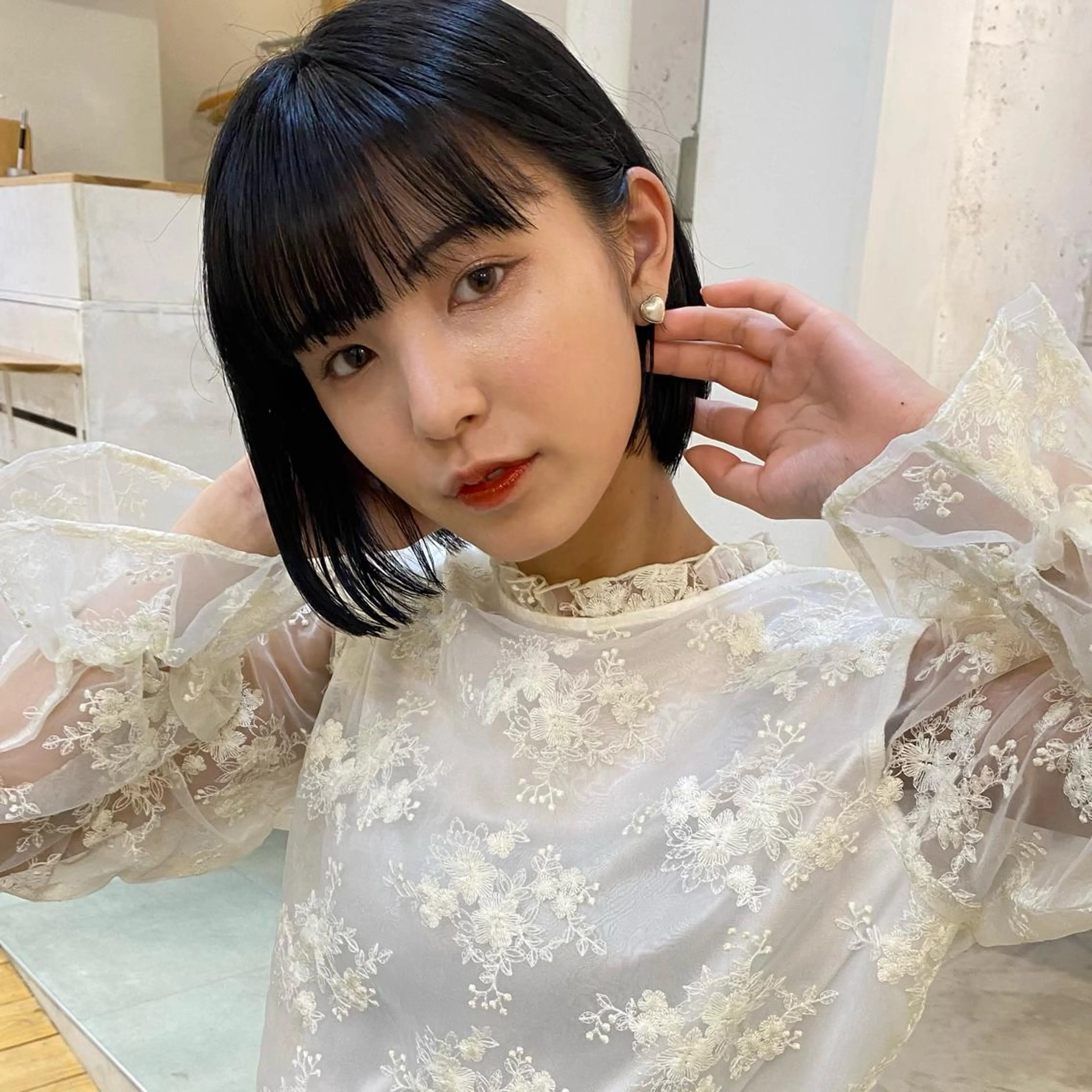 ショート ボブ ブリーチなしカラー ダブルカラーエクステのヘアスタイル