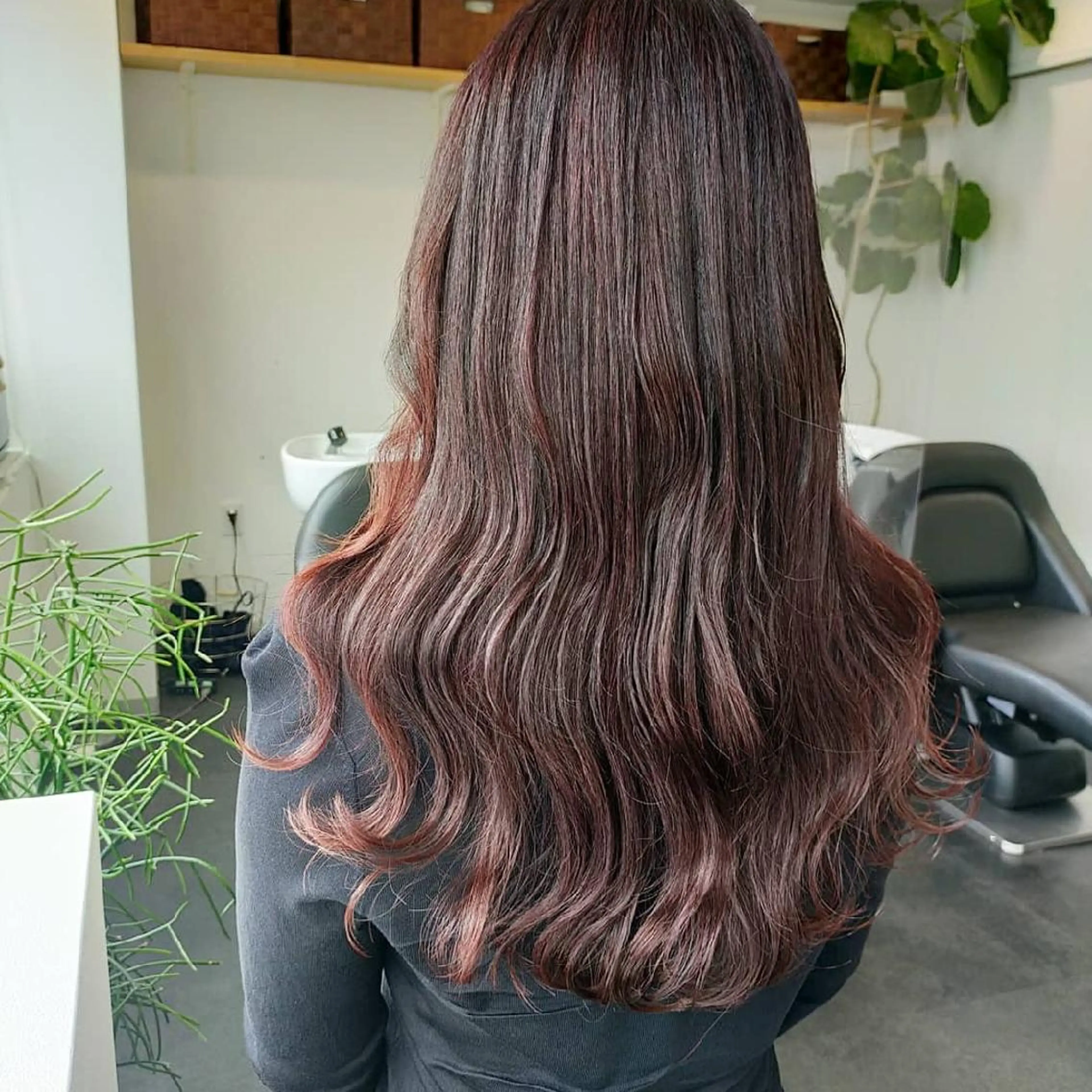 カラー ロング ブラウンカラー JIL BLAN 京都所属・RU RIのヘアスタイル