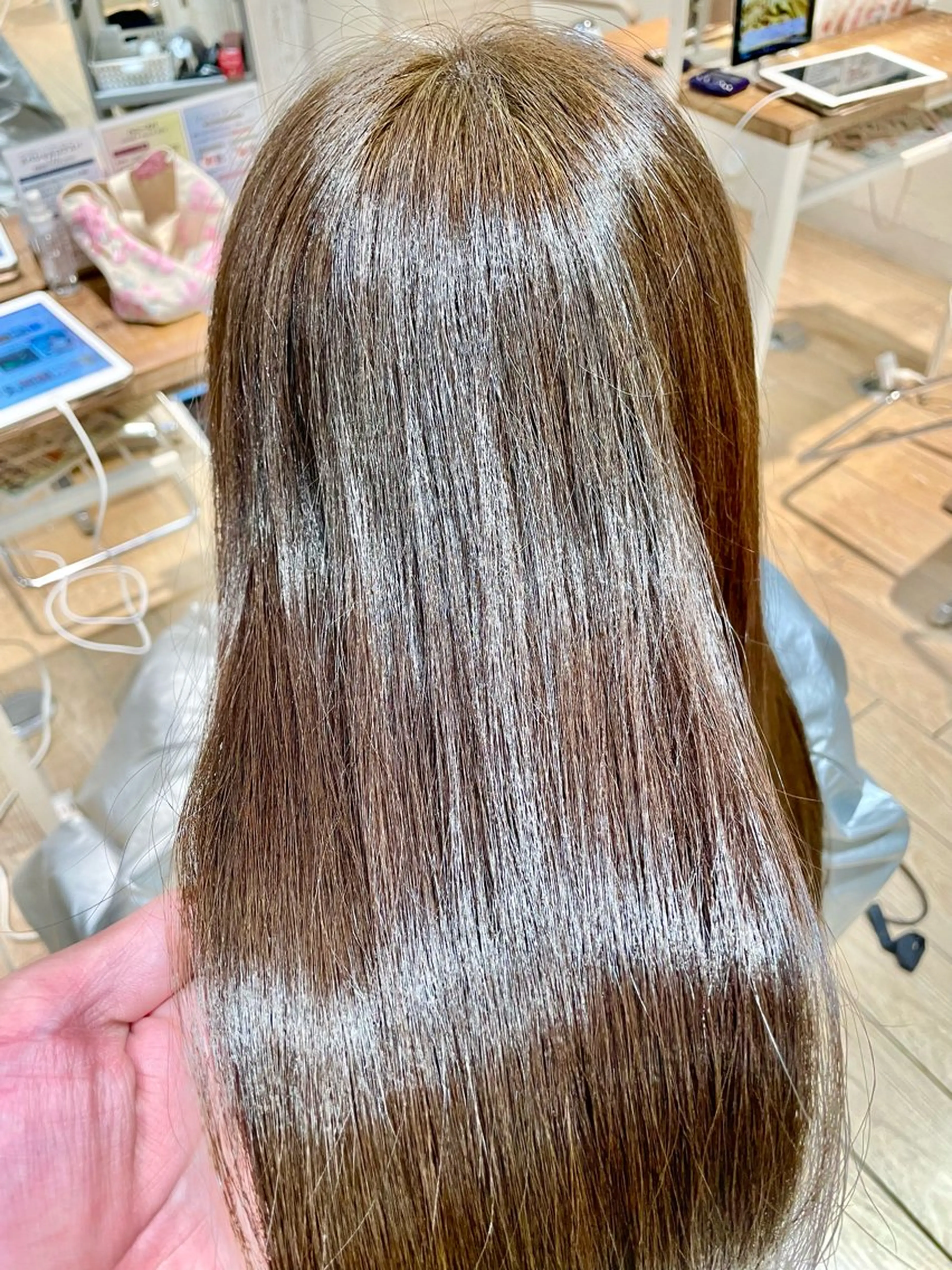セミロング カラー afloatkobe所属・美髪/髪質改善 川口凌弥のヘアスタイル