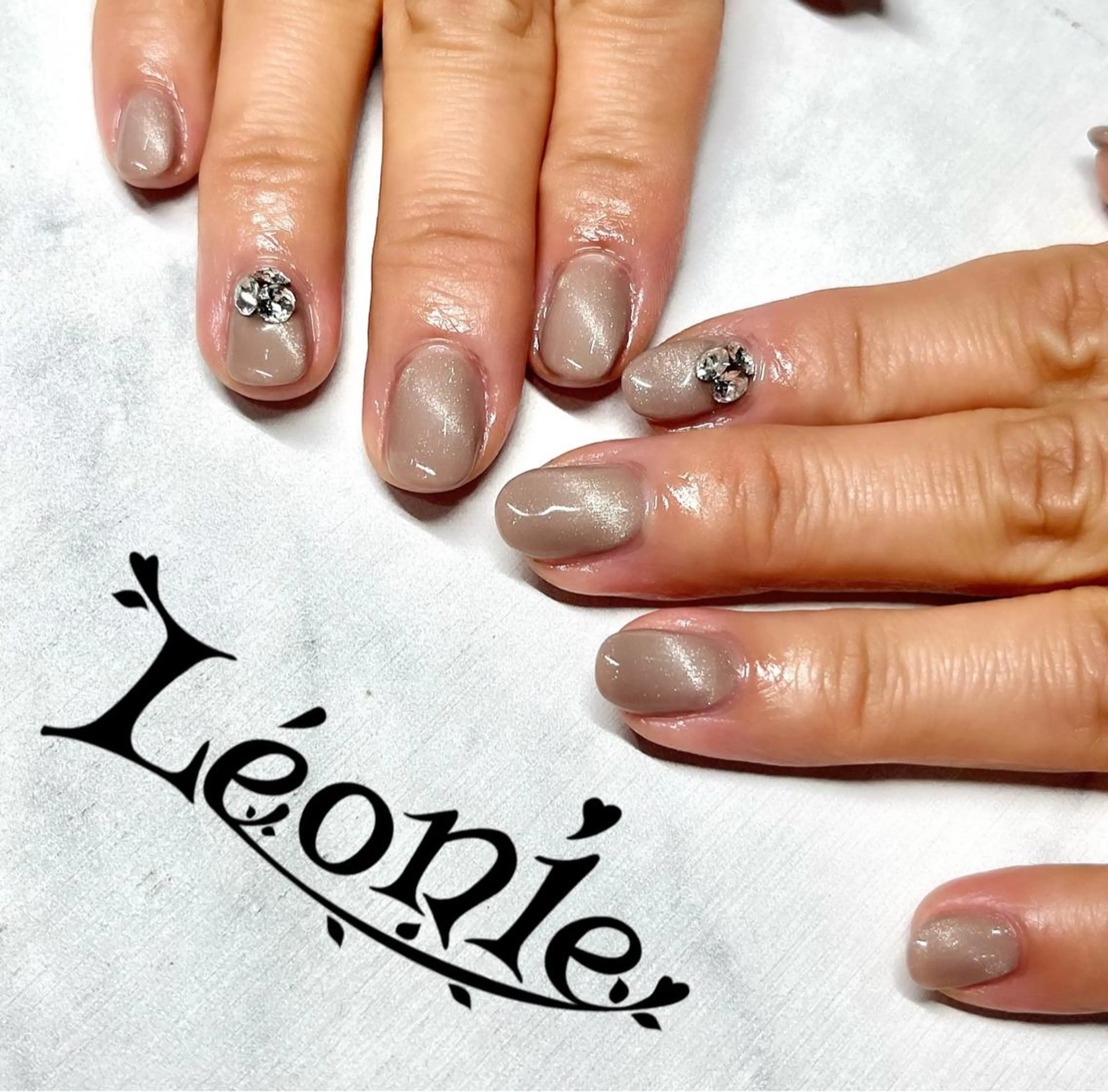 ネイル マグネットネイル Leonie misuzu. oのネイルデザイン