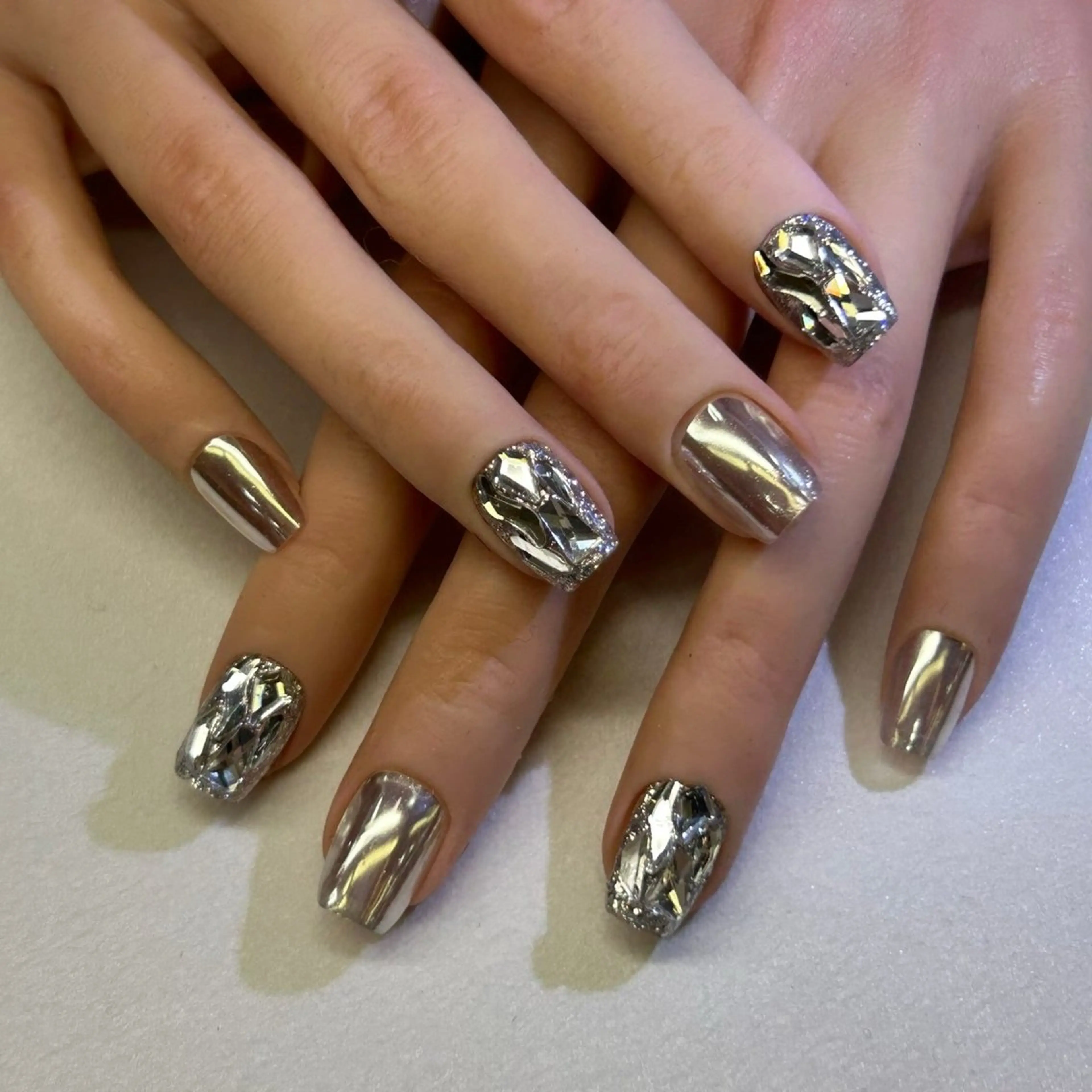 ネイル MoMo Nail所属・MoMo Nail 新大久保のネイルデザイン