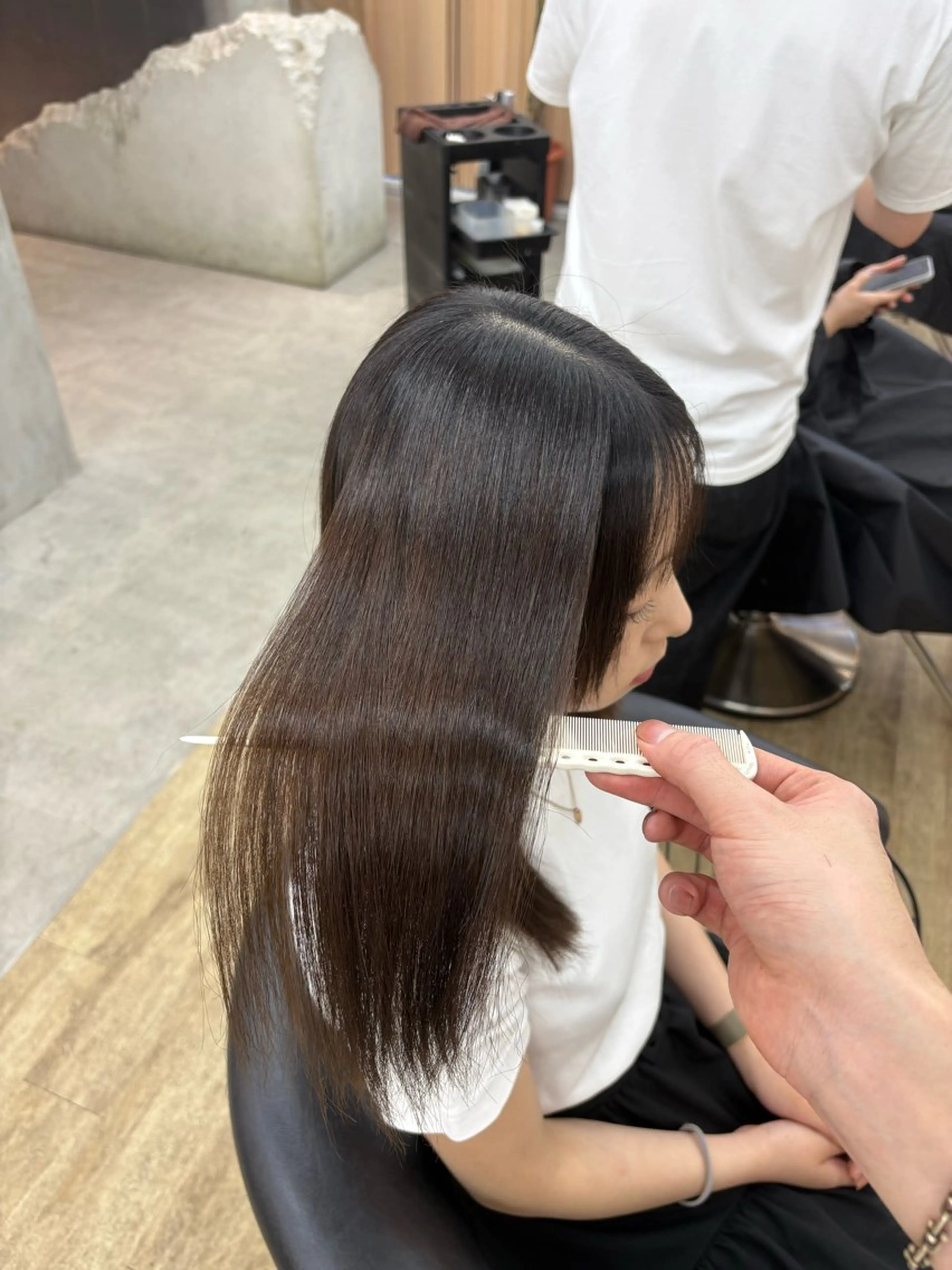 【❣️7月後半限定❣️】ブリーチ縮毛矯正+似合わせカット＋トリートメント✨の写真