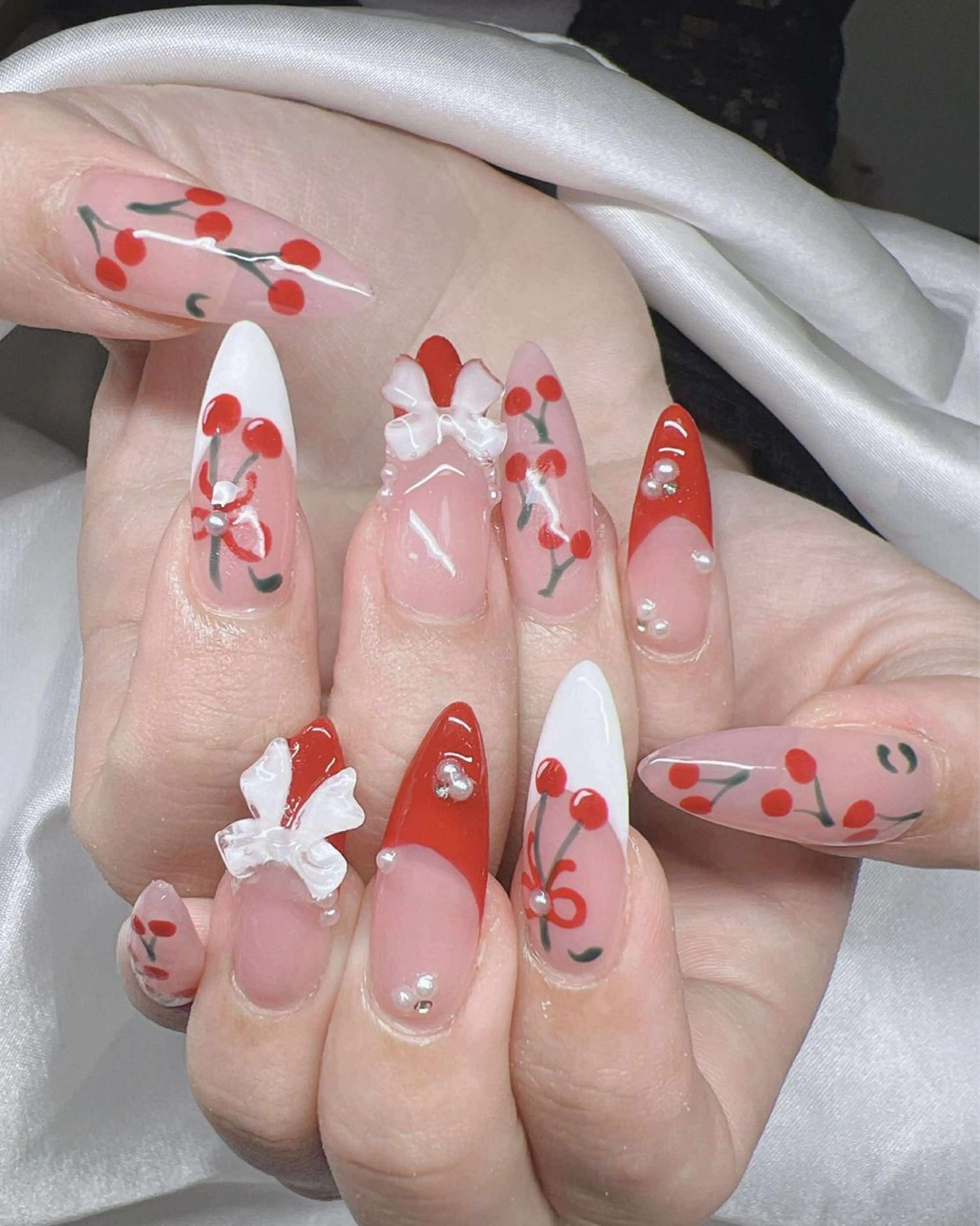 ネイル 長さ出し グラデーション 卒業式 キラキラネイル マグネットネイル ハンドネイル Lee Nailsのネイルデザイン
