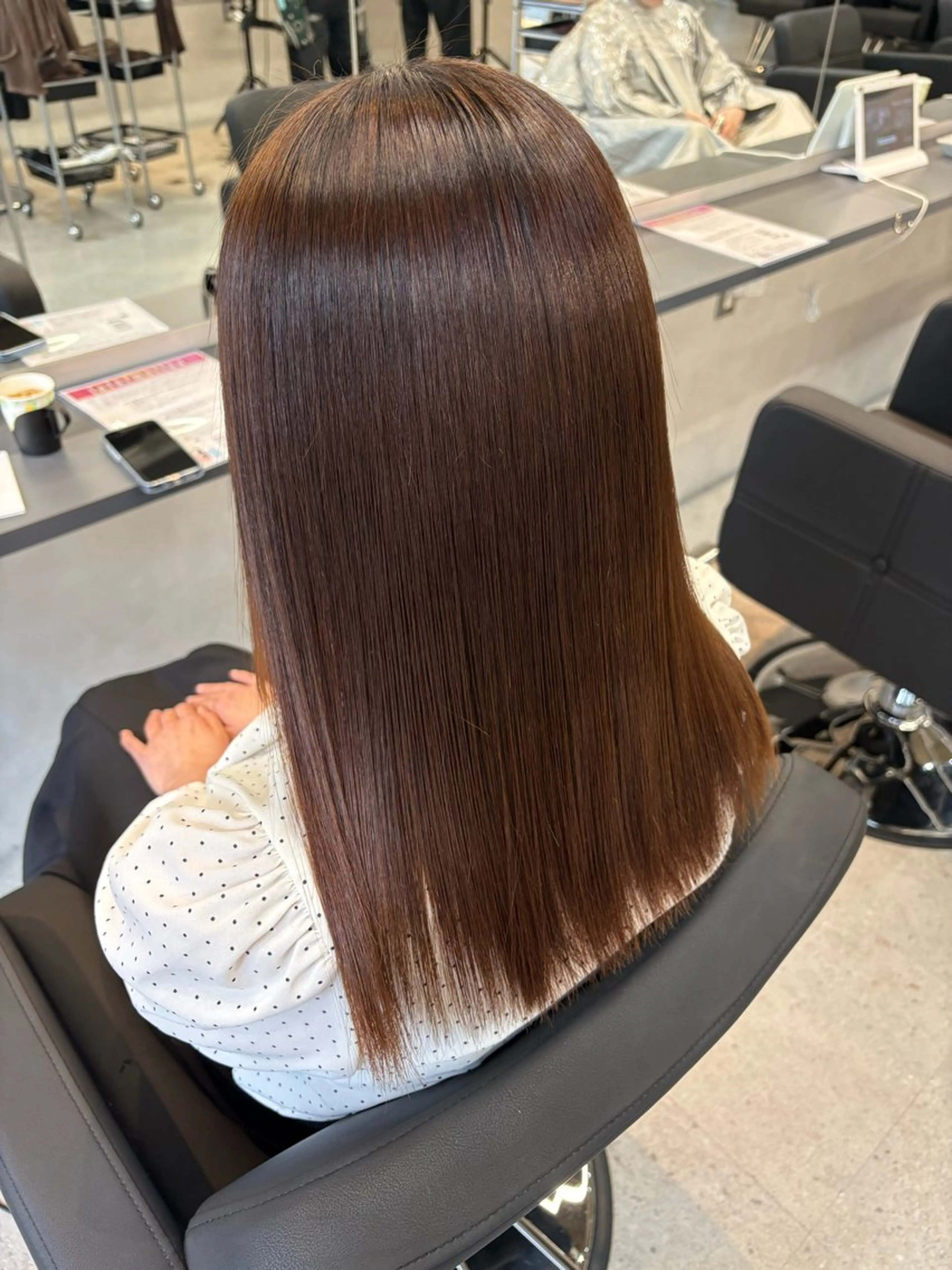 セミロング 縮毛矯正 大西 ひなたのヘアスタイル