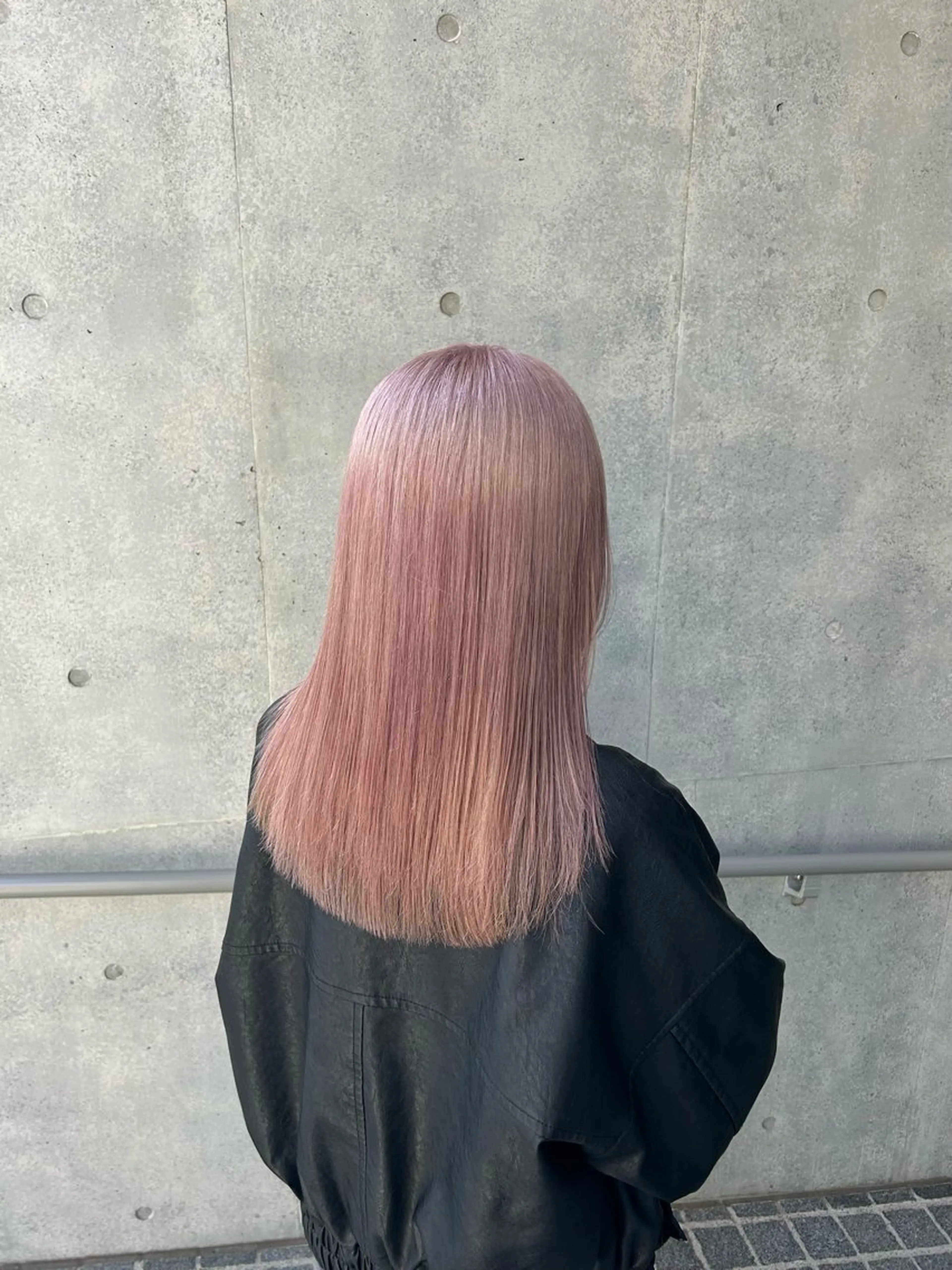 セミロング ヘアカラー ブリーチ特化 kira🥀のヘアスタイル