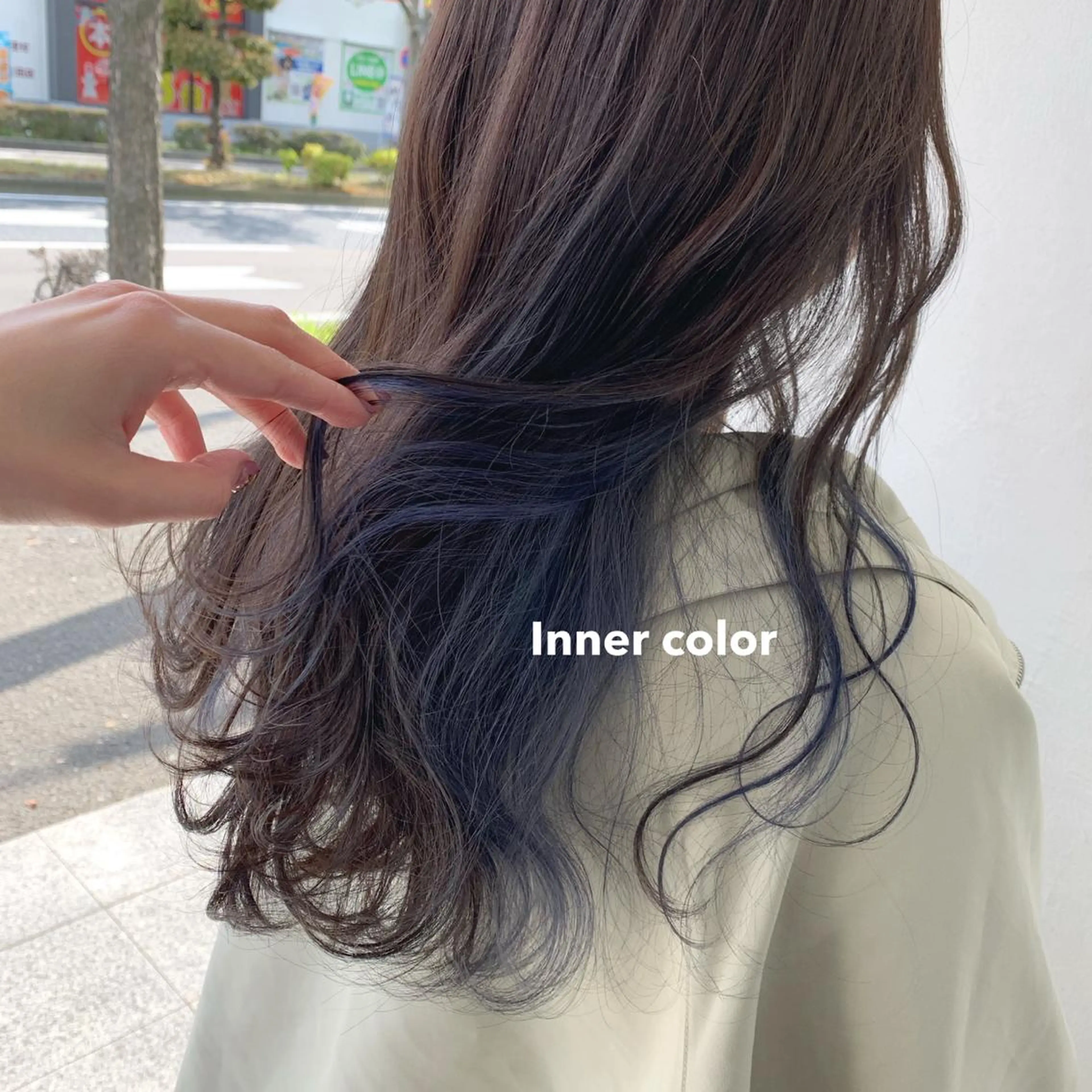 ロング カラー ブルーカラー インナーカラー カット ヘアカラー mako🌷ミニモ 限定クーポン多数🆕のヘアスタイル