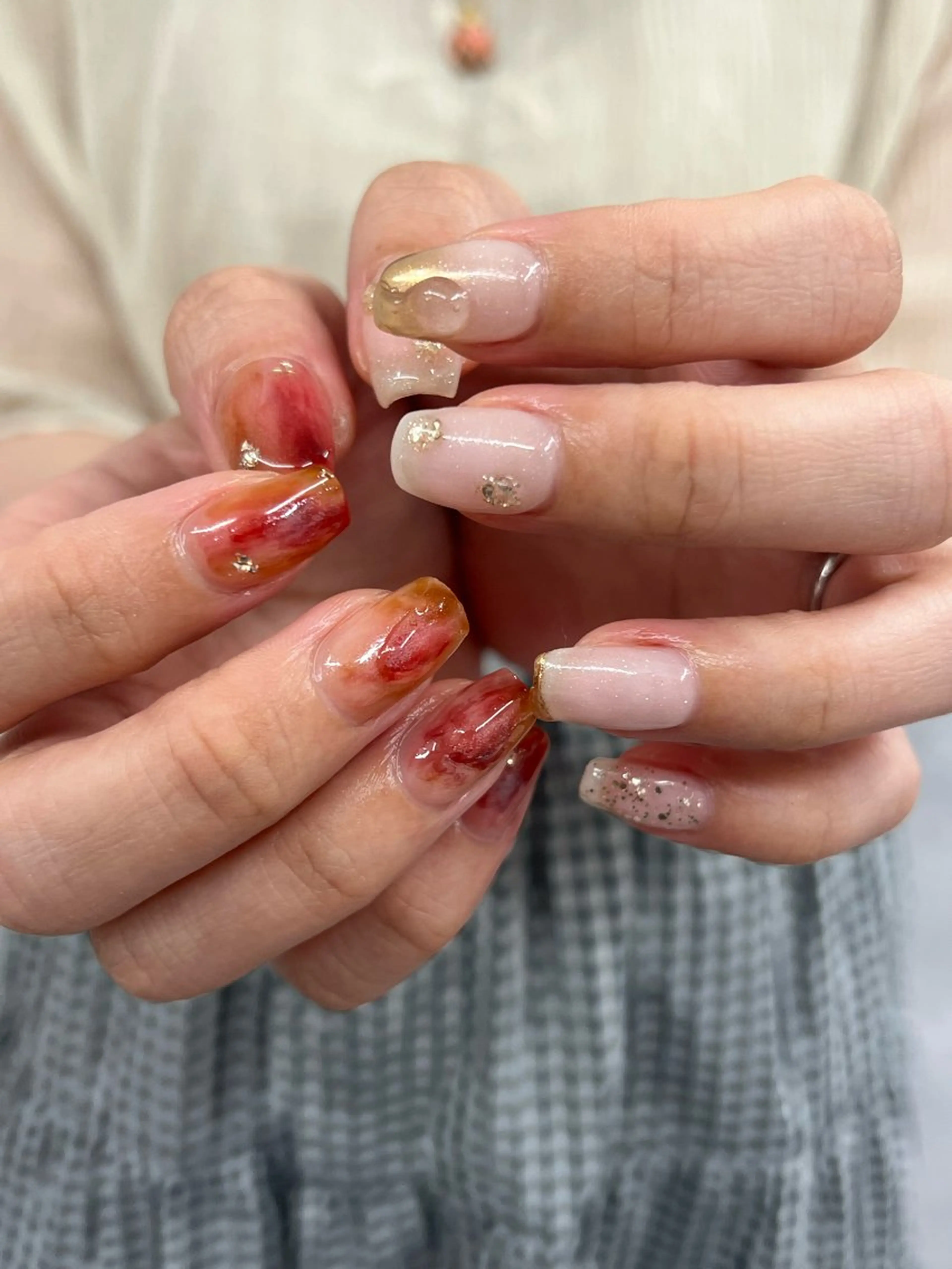 ネイル ボルドー ブラウン ジェルネイル ゴールド マグネットネイル ハンドネイル ハンドケア Bana_ Nailのネイルデザイン