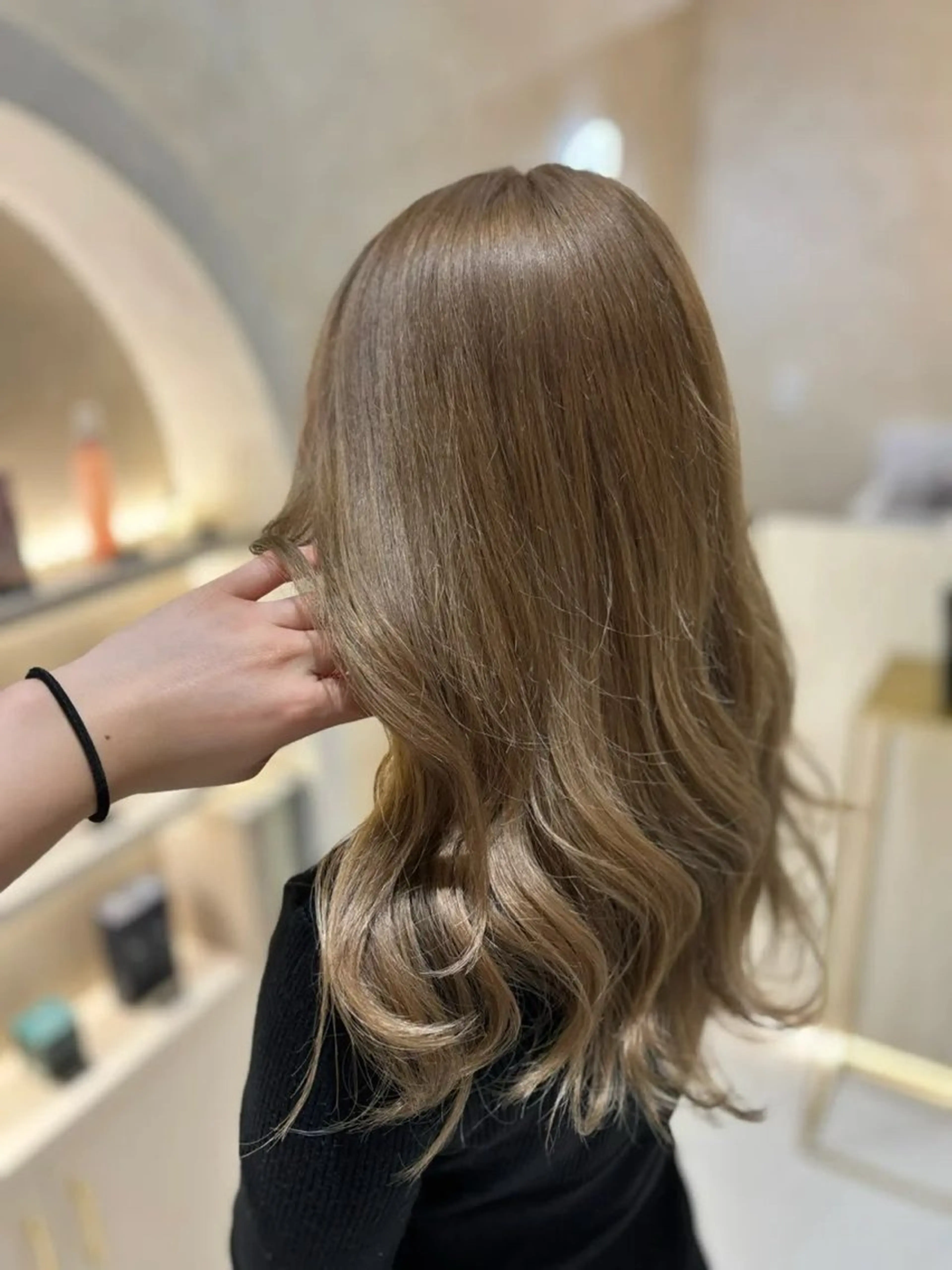 カラー ハイトーンカラー ヘアカラー りほ/顔周りカット/ レイヤーカットのヘアスタイル