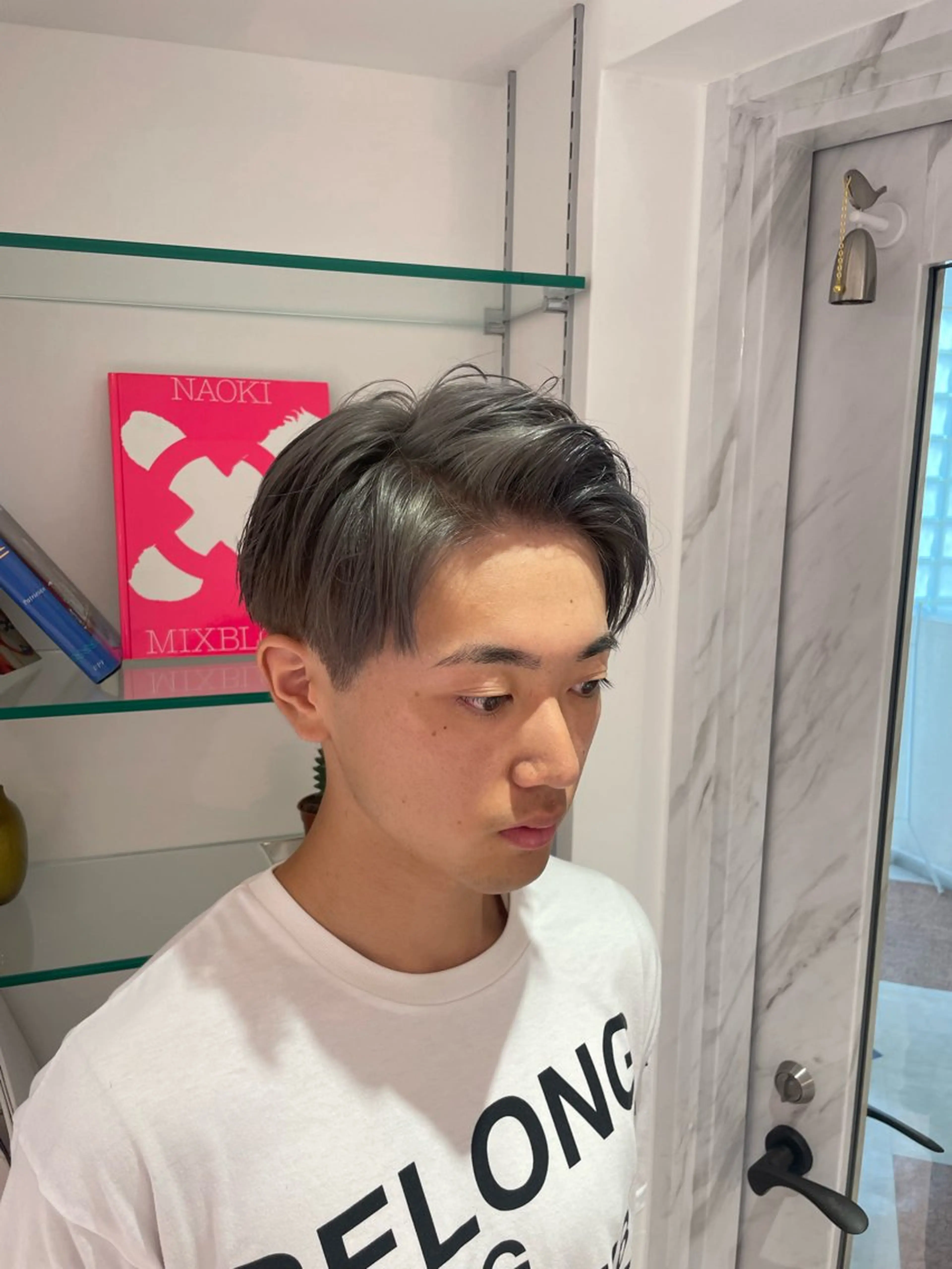 カラー メンズ グレージュ シルバー シルバーグレージュ カット ヘアカラー 佐藤 綾郁のヘアスタイル