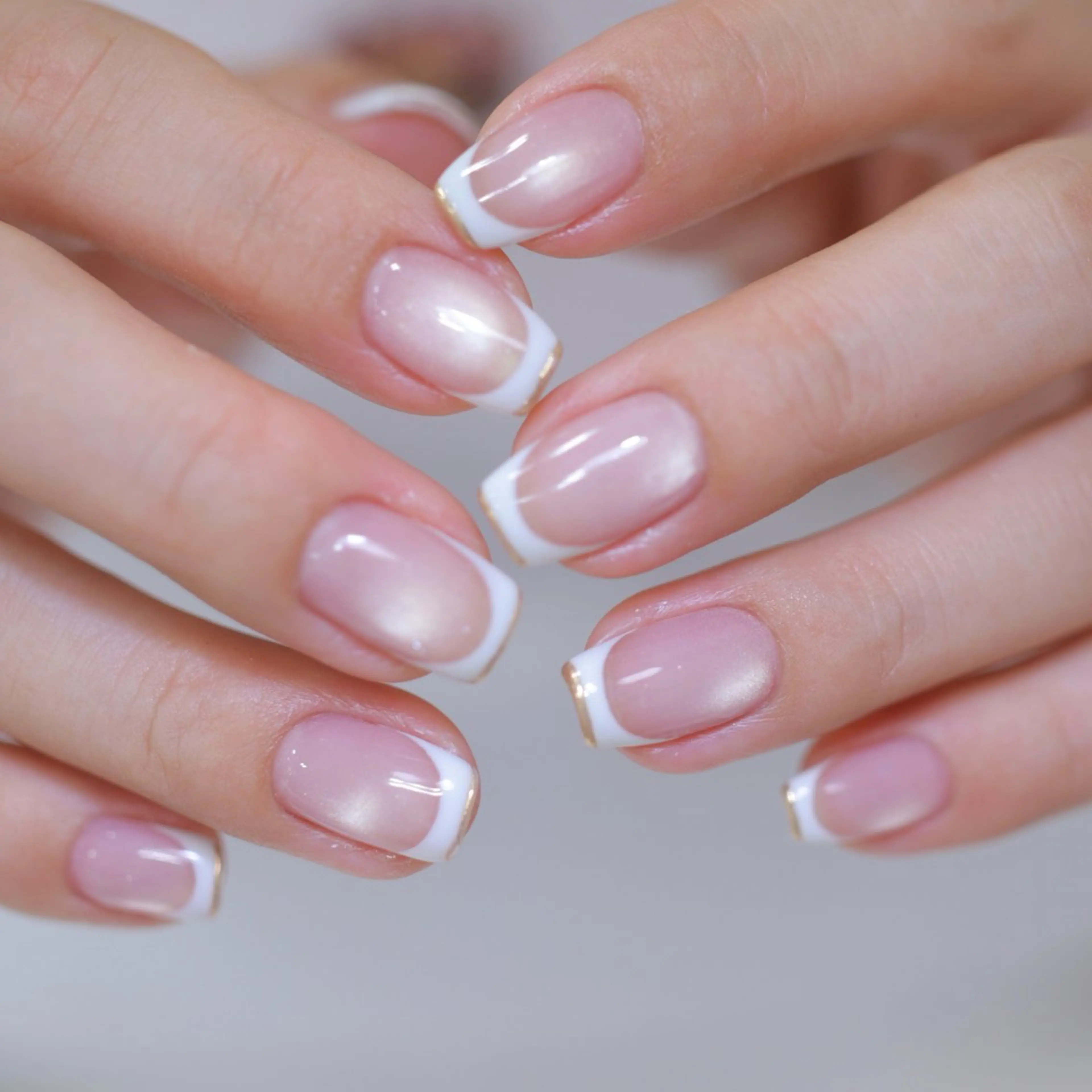 ネイル フレンチネイル マグネットネイル マグネットフレンチ ビー玉ネイル ミラーネイル ハンドネイル 幻之花Nail所属・幻之花 Nailのネイルデザイン