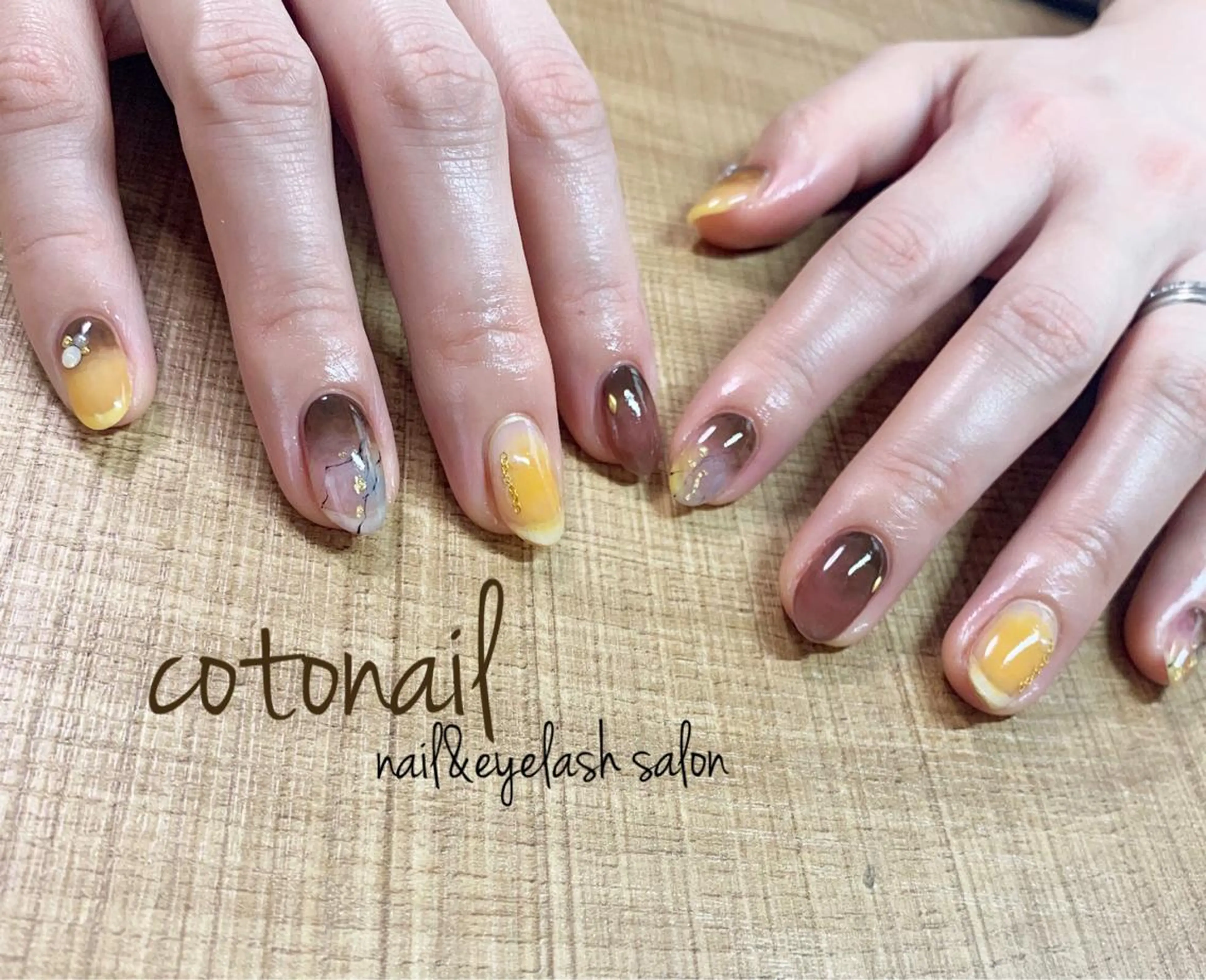 ミディアム ハンドネイル ツメトマツゲ .のネイルデザイン