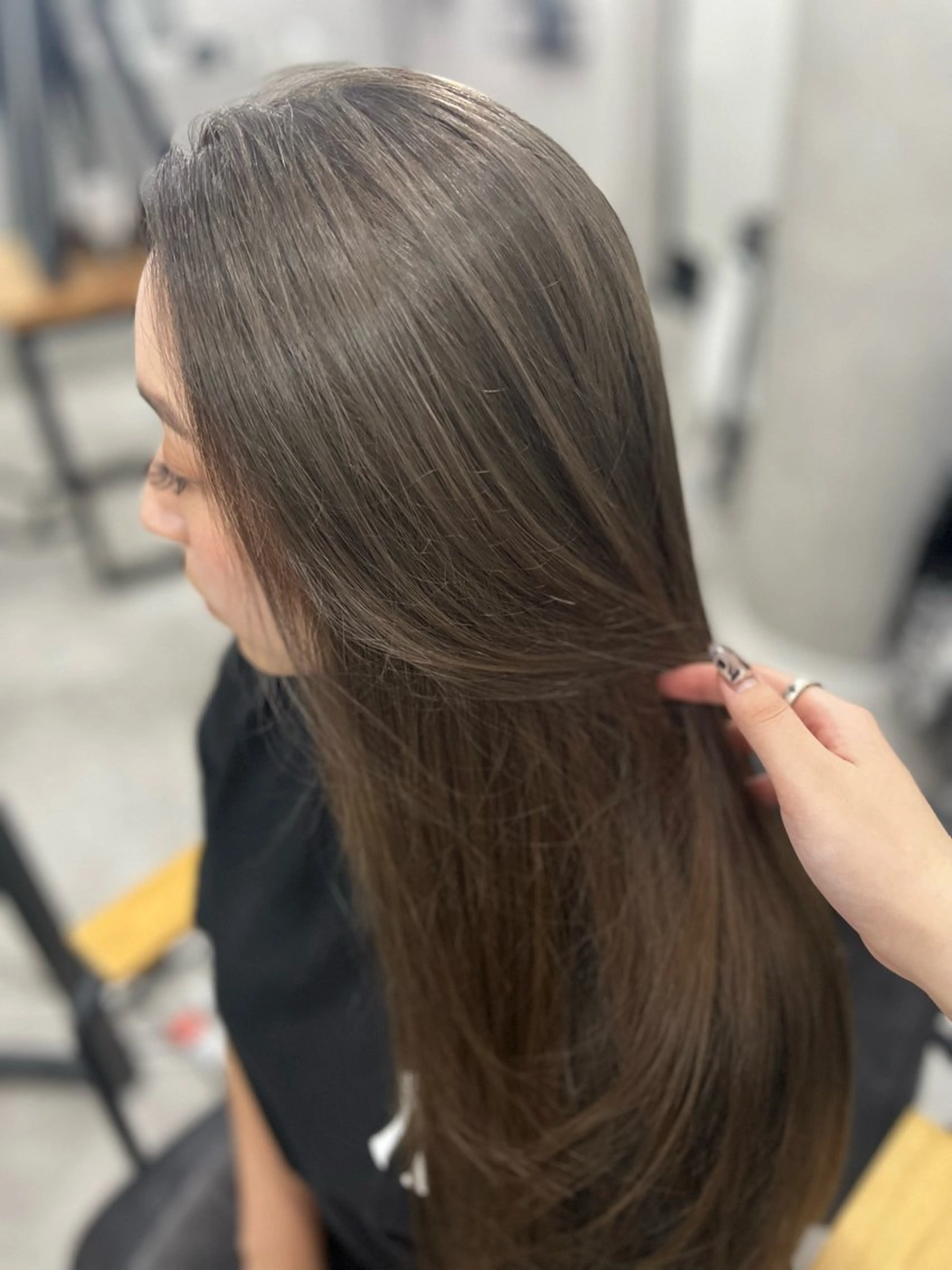 ロング カラー ヘアアレンジ グレージュ 梅田トレンドレイヤー RISA🎀💕のヘアスタイル