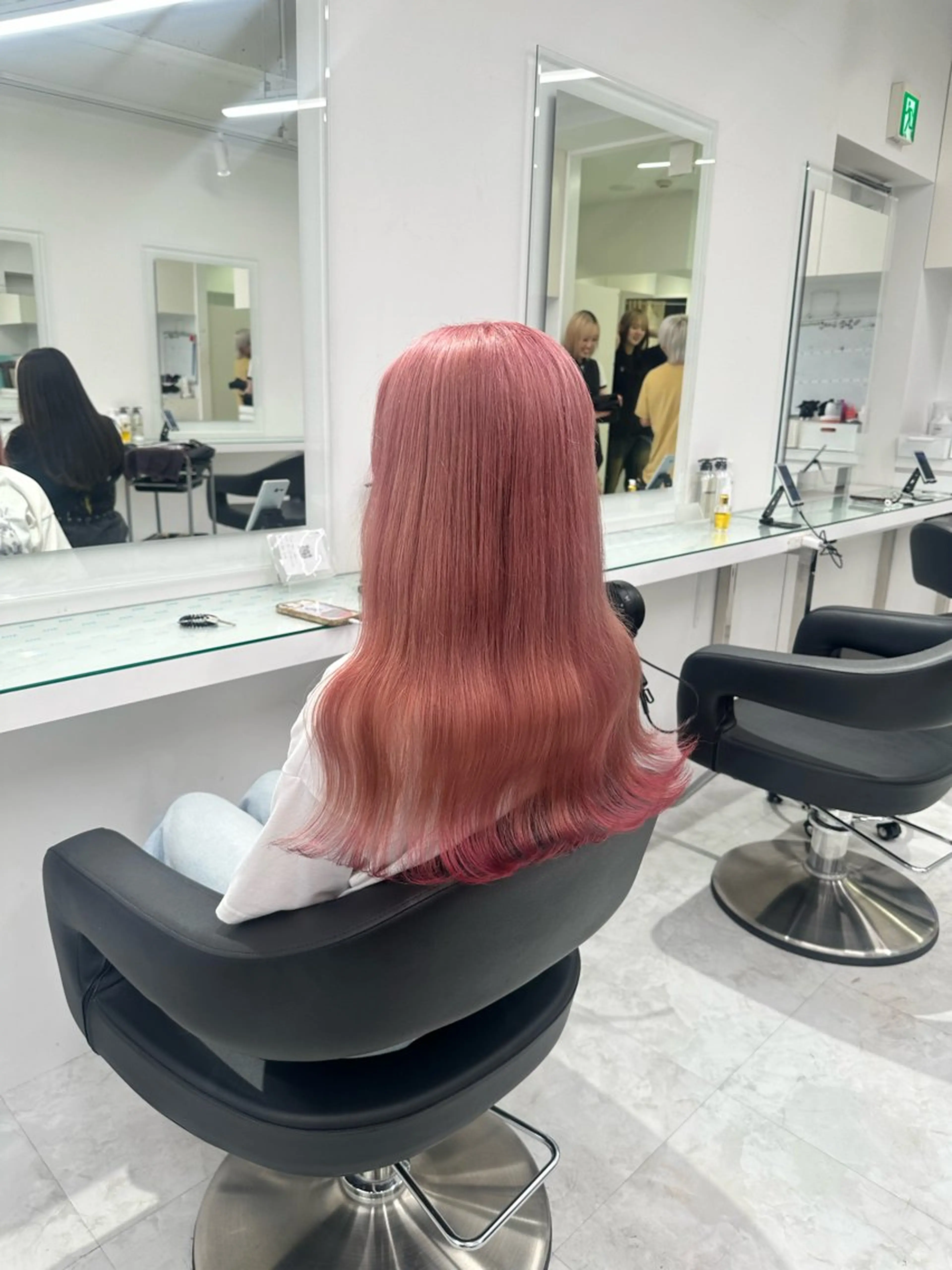 カラー マンツーマン/原宿/ 透明感カラー⭐️のヘアスタイル