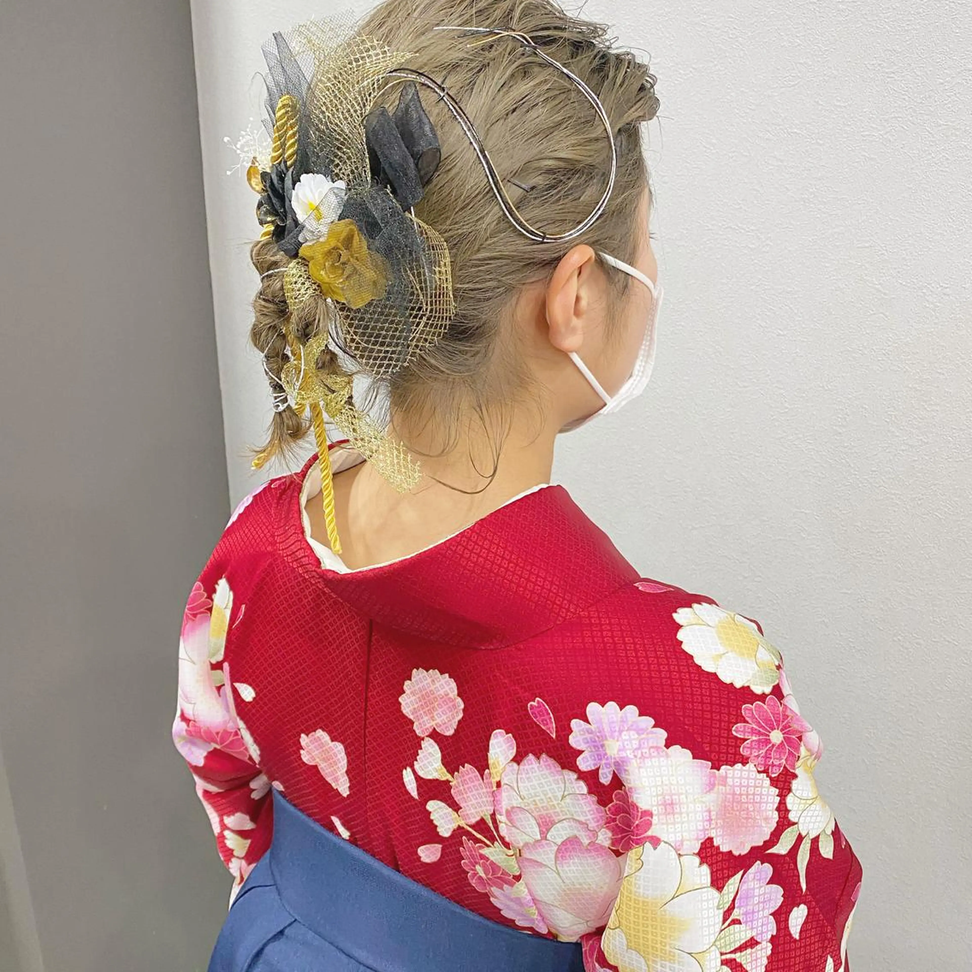 ミディアム ヘアアレンジ 卒業式のヘアスタイル FIORE hair design所属・山根 奈緒のマツエク・マツパデザイン